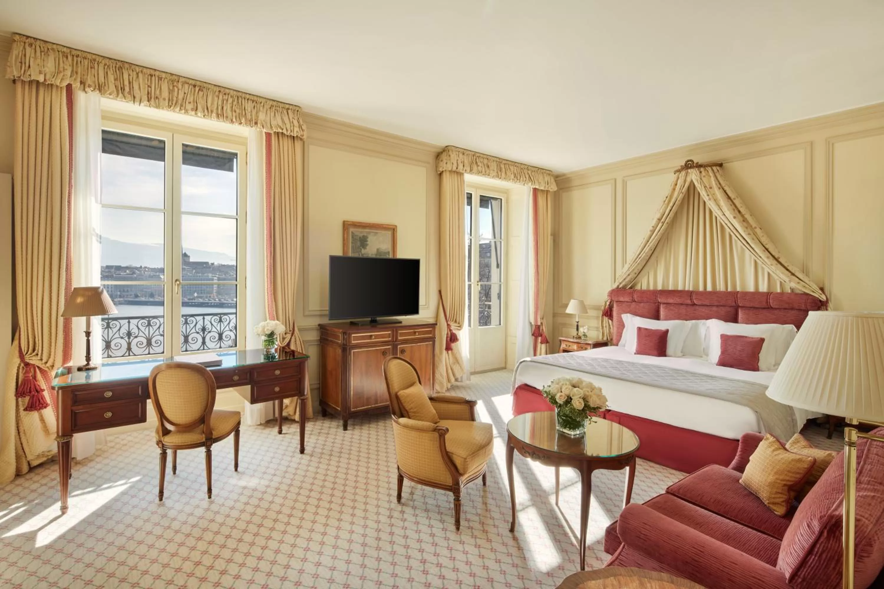 Junior Suite Lake View in Beau-Rivage Genève