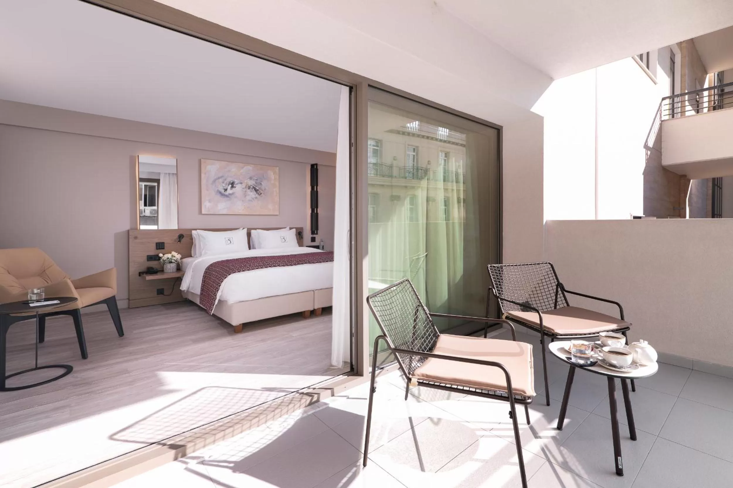 Queen Room with Balcony in S Hotel Boutique Thessaloniki