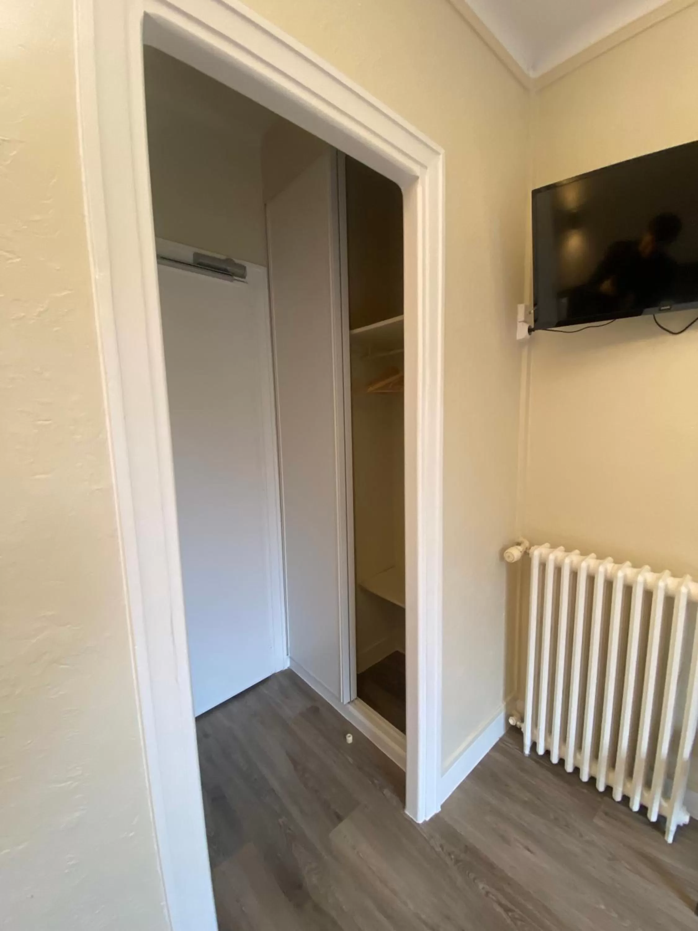 Classique Double/Twin Room in Hotel De La Poste