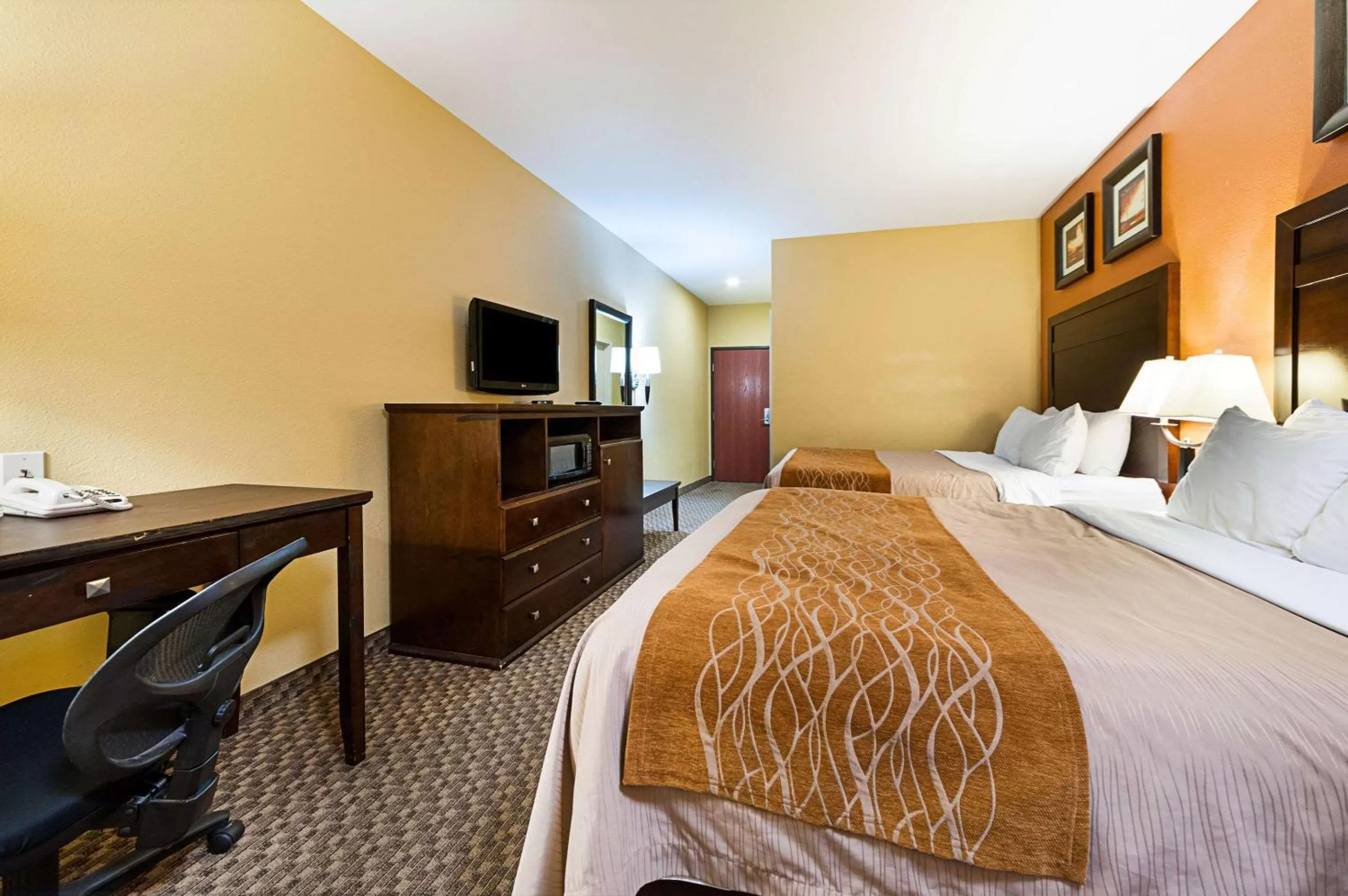 Queen Room with Two Queen Beds - Non-Smoking in Quality Inn Opelousas