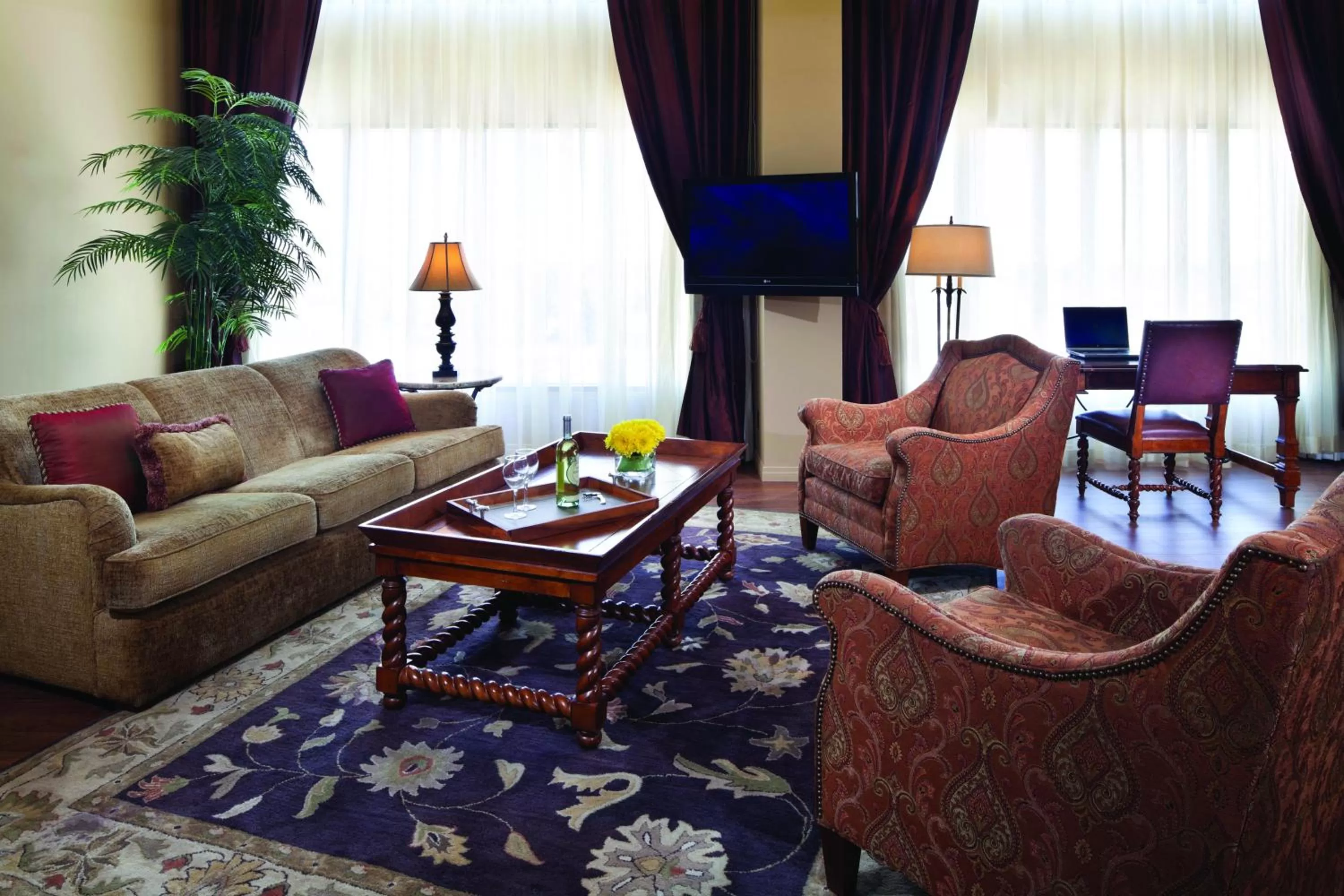 Vise Presidential Suite 2 king beds in Red Deer Resort & Casino