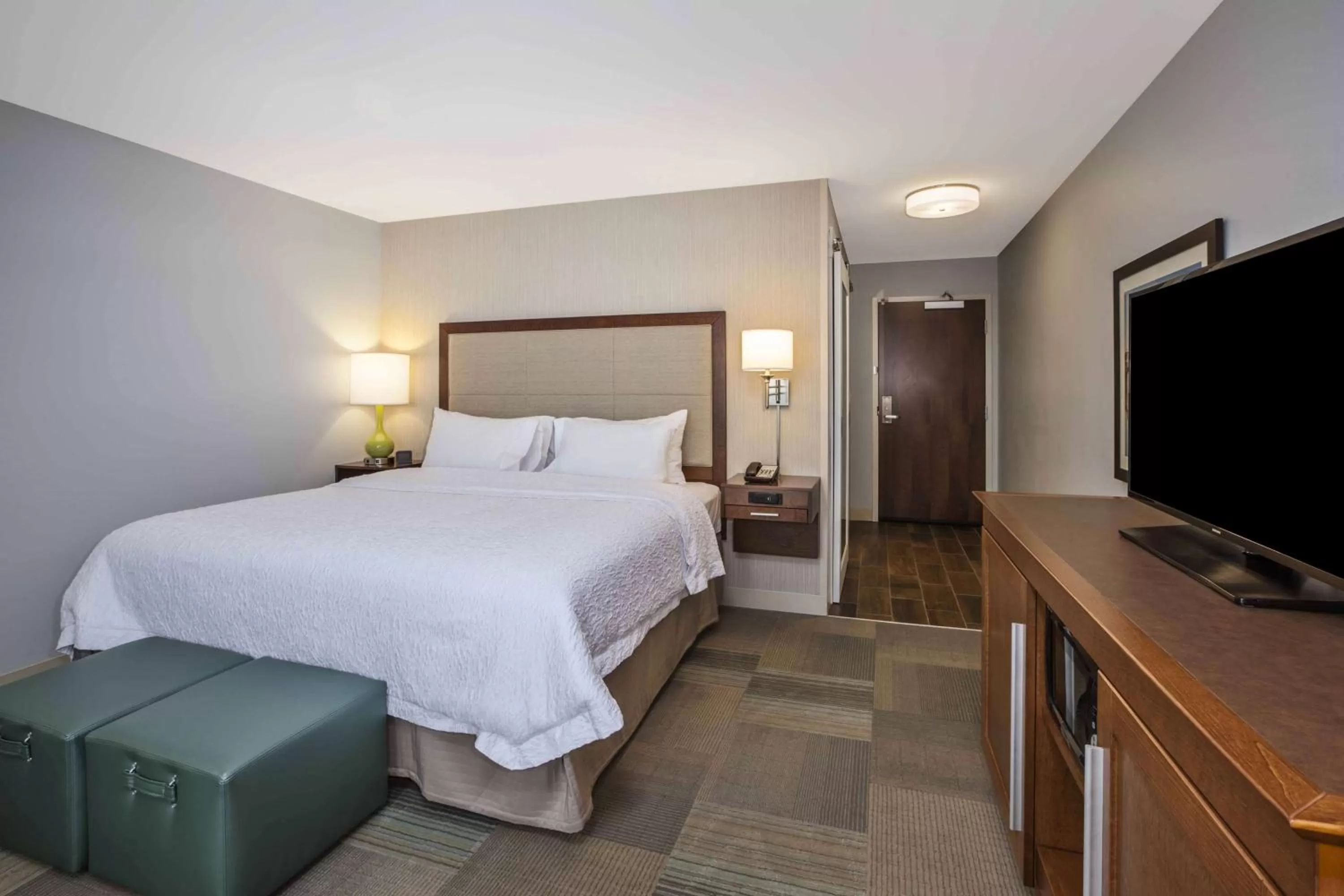 King Room - Non-Smoking in Hampton Inn by Hilton West Bloomfield Novi