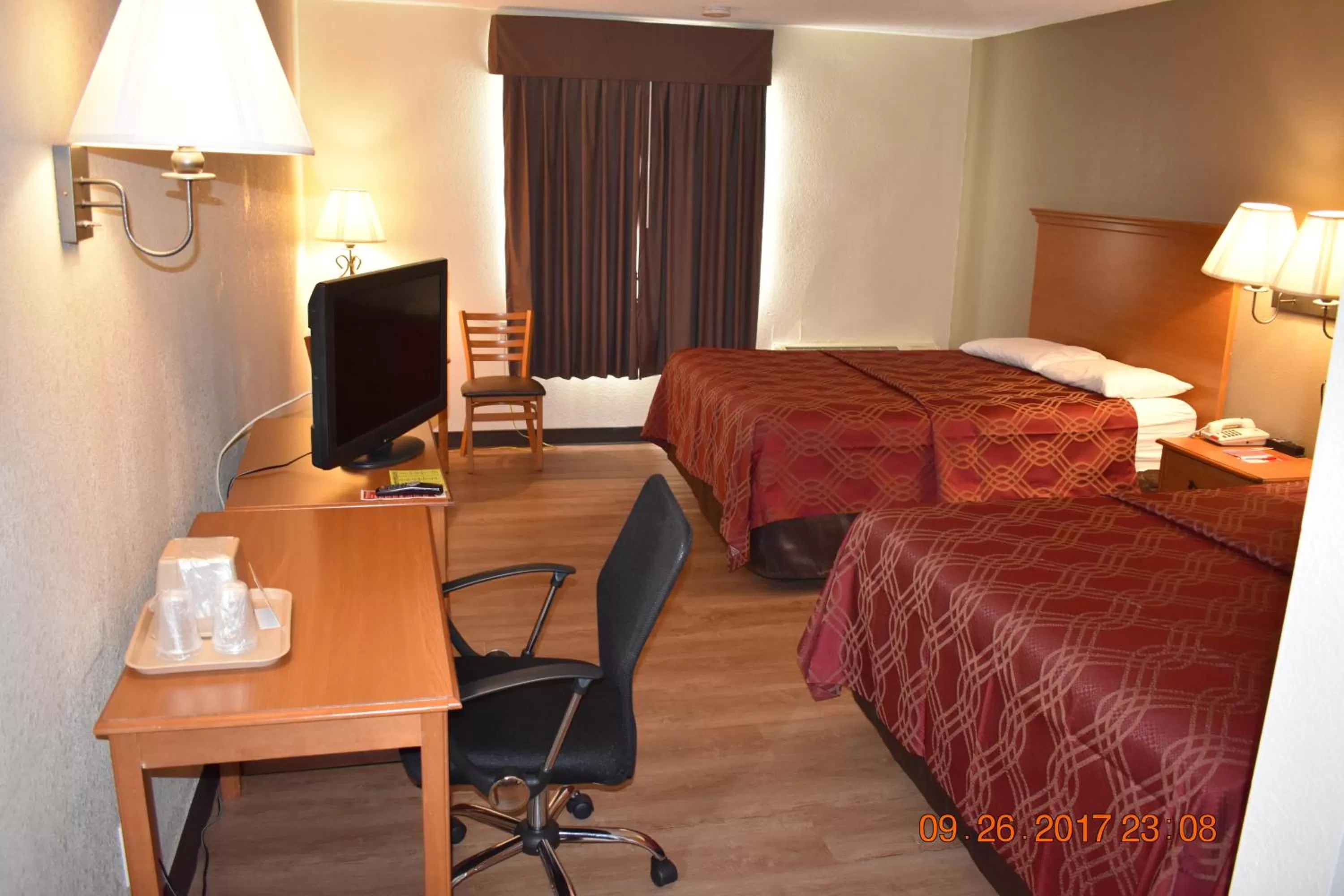 Queen Room - Disability Access in MHO Hotel Bordentown