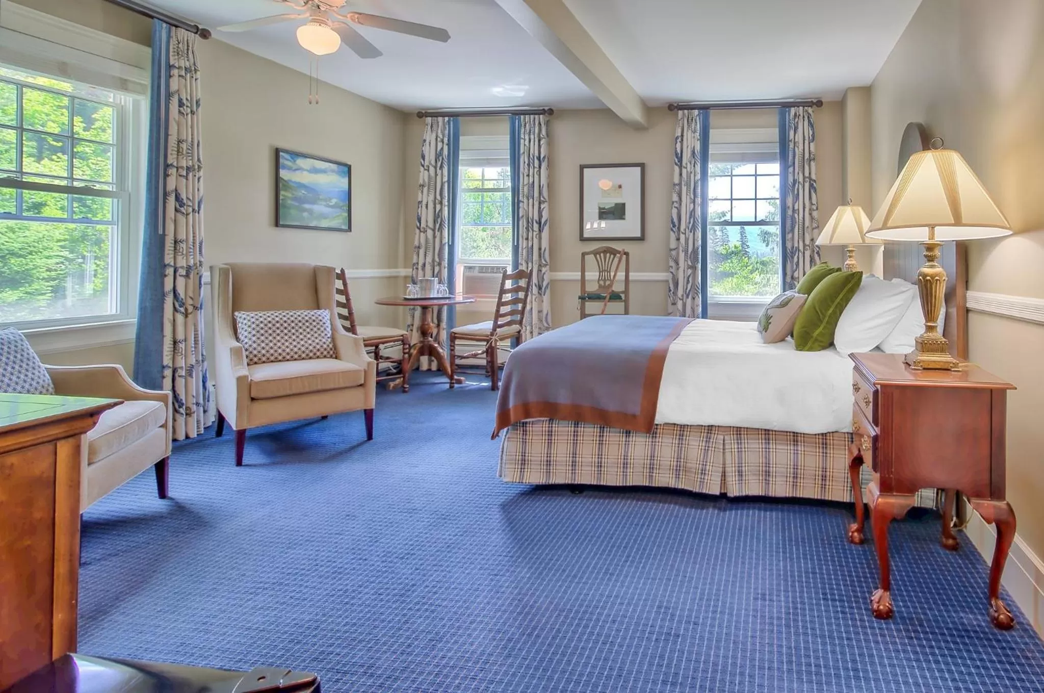 Family Room with Two Queen Beds in Omni Bretton Arms Inn at Mount Washington Resort