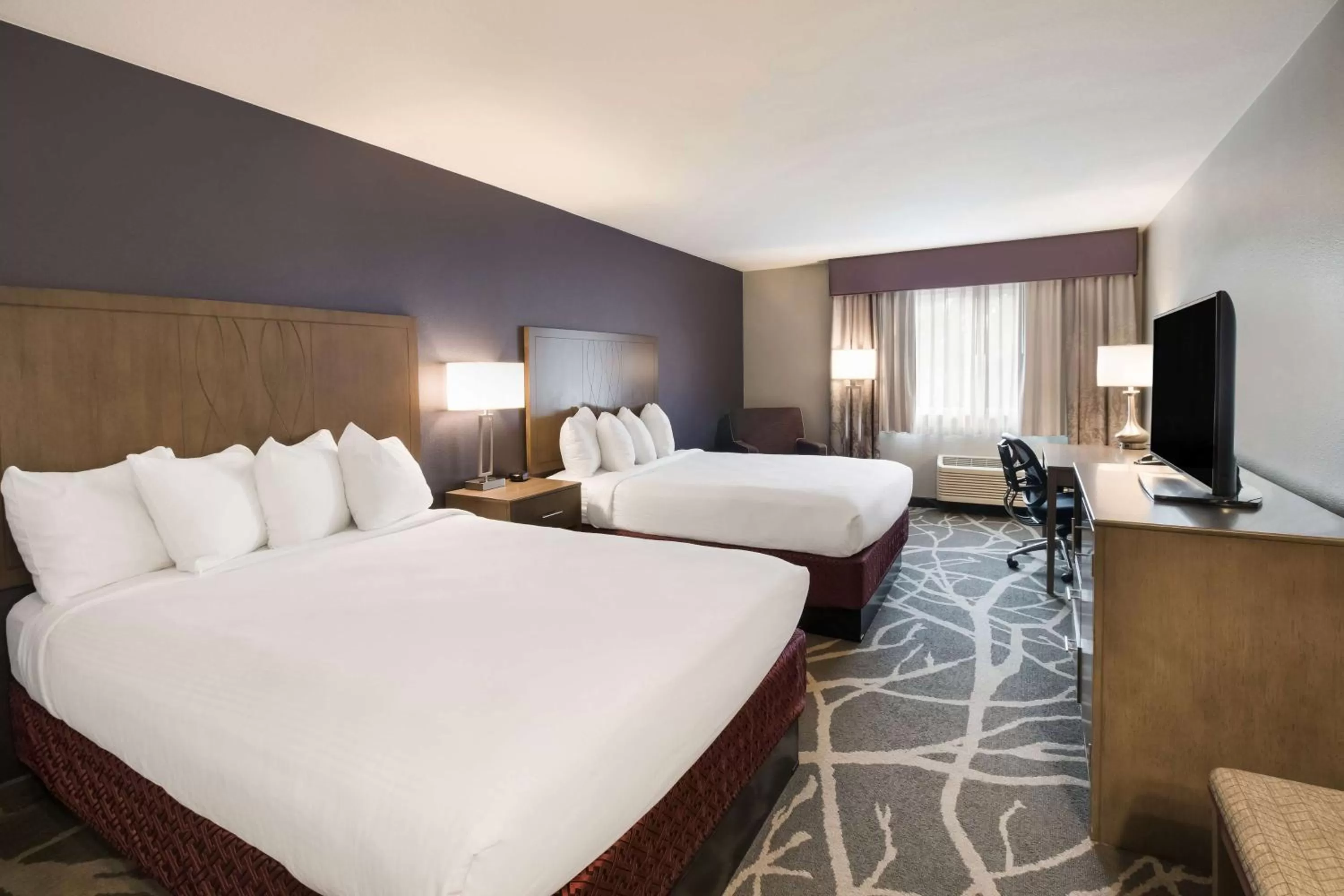 Queen Room with Two Queen Beds - Non-Smoking in Best Western McMinnville Inn