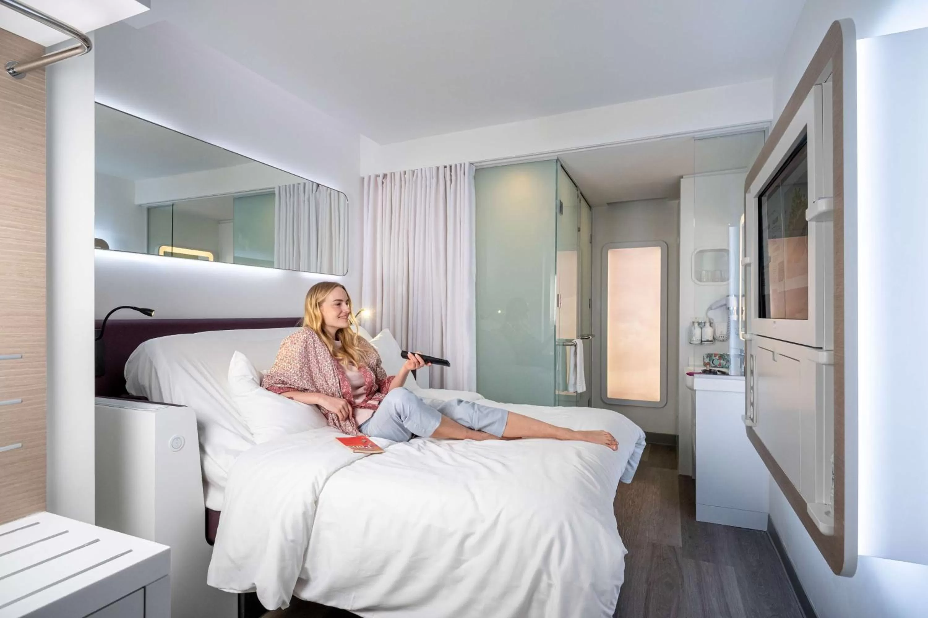 Deluxe Queen Room in YOTELAIR Istanbul Airport, Duty free - International Transit area