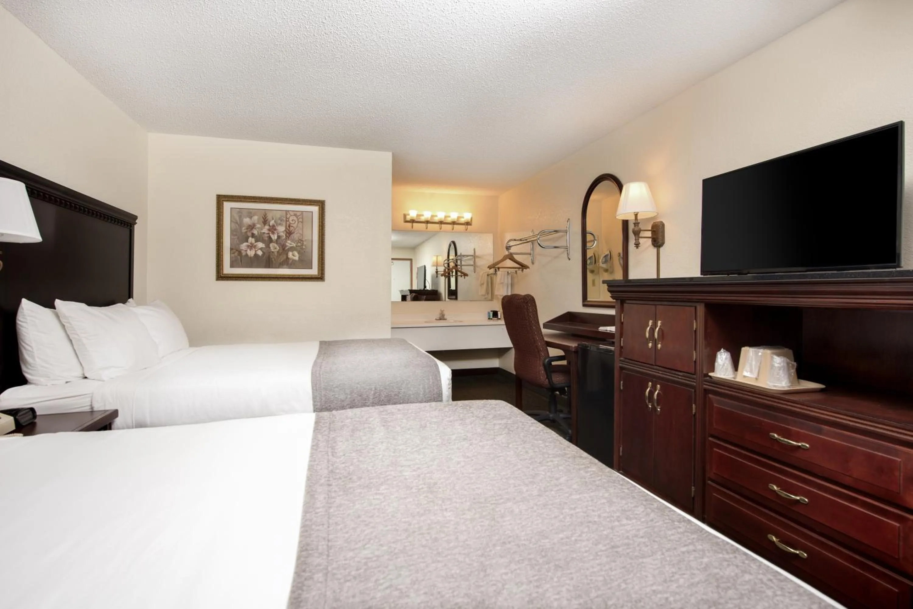 Queen Room with Two Queen Beds in Brookwood Inn Branson
