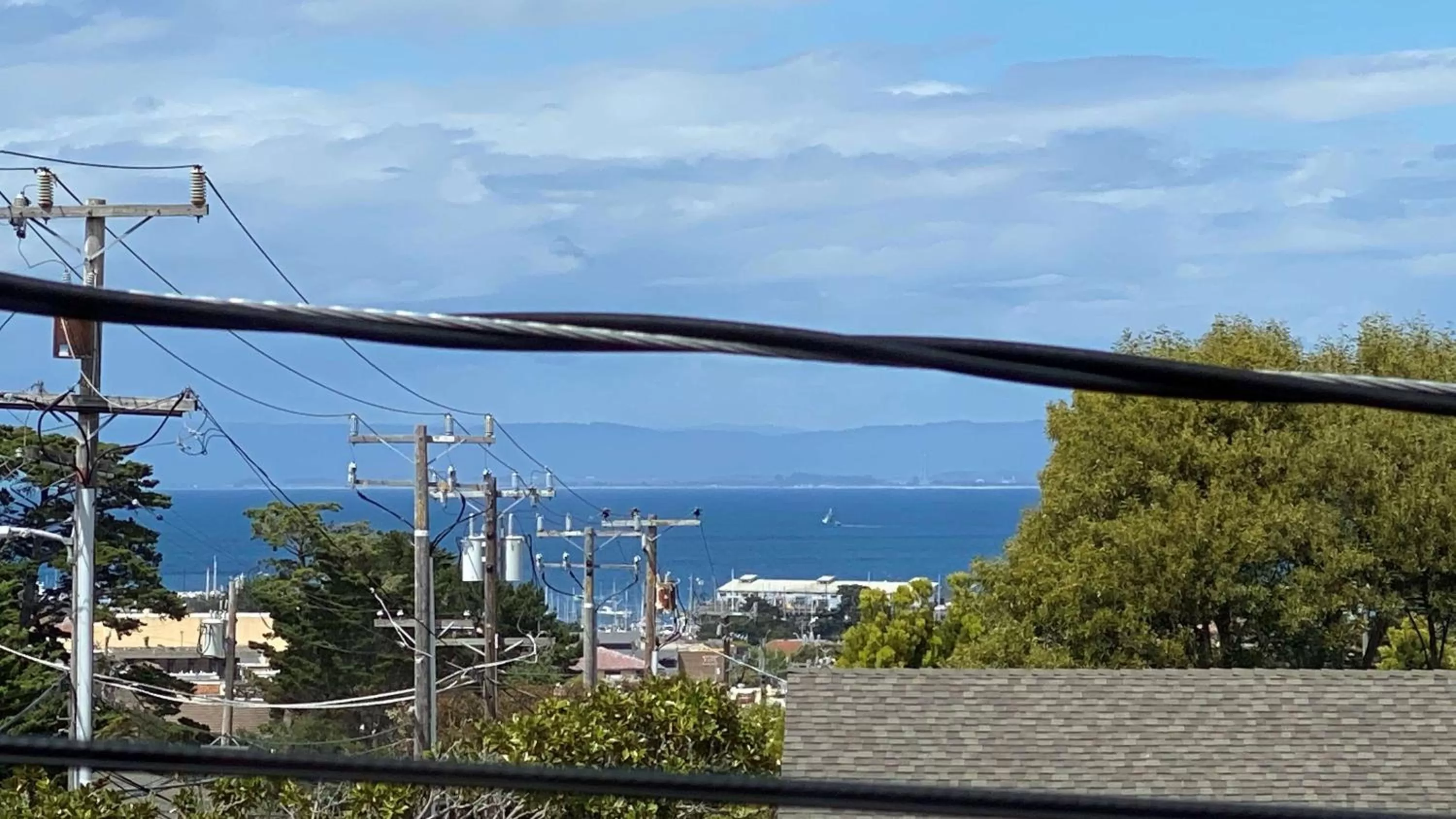 One-Bedroom Queen Suite with Partial Ocean View - Non-Smoking in Best Western Park Crest Inn