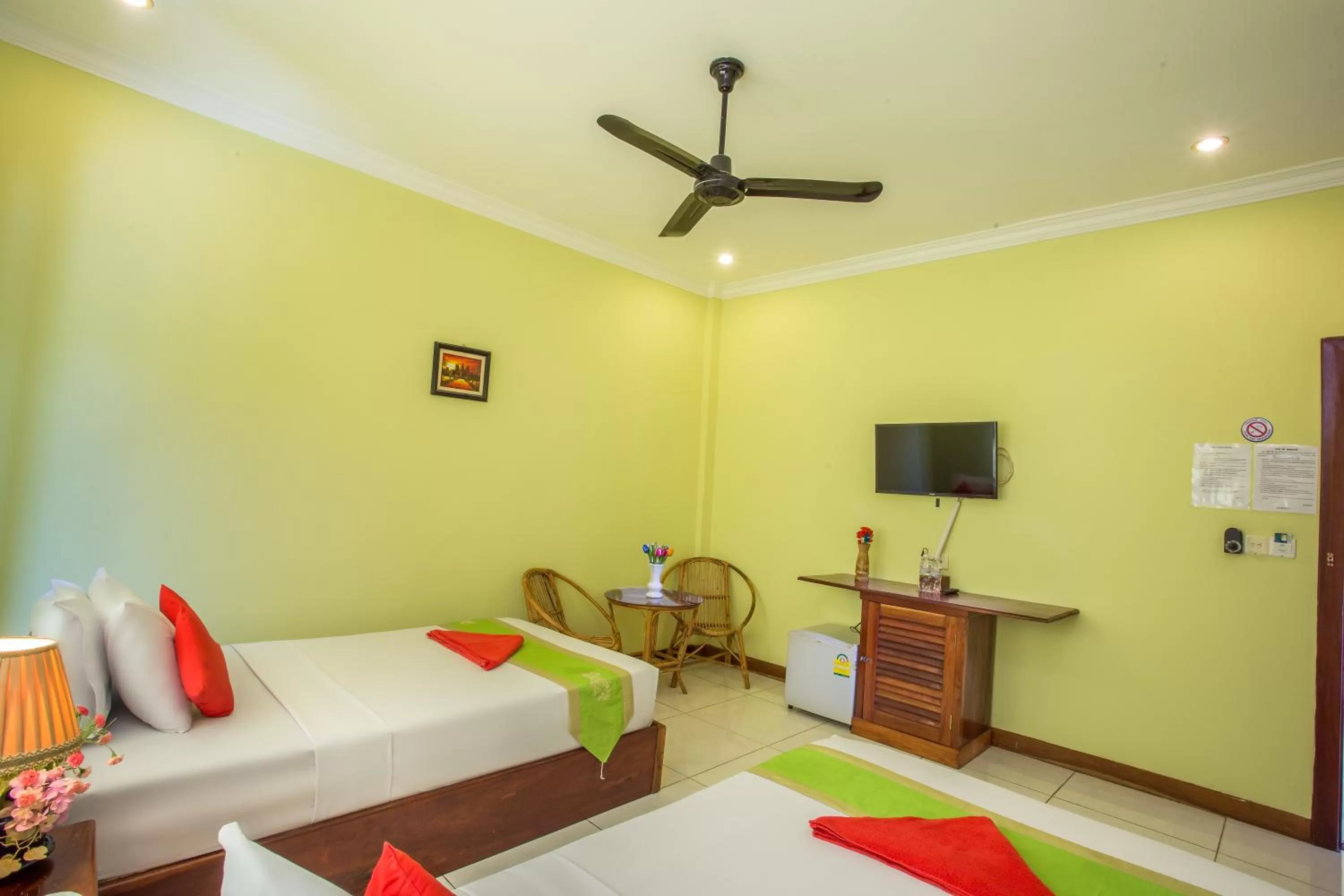 Twin Room with Fan in Side Walk Hotel