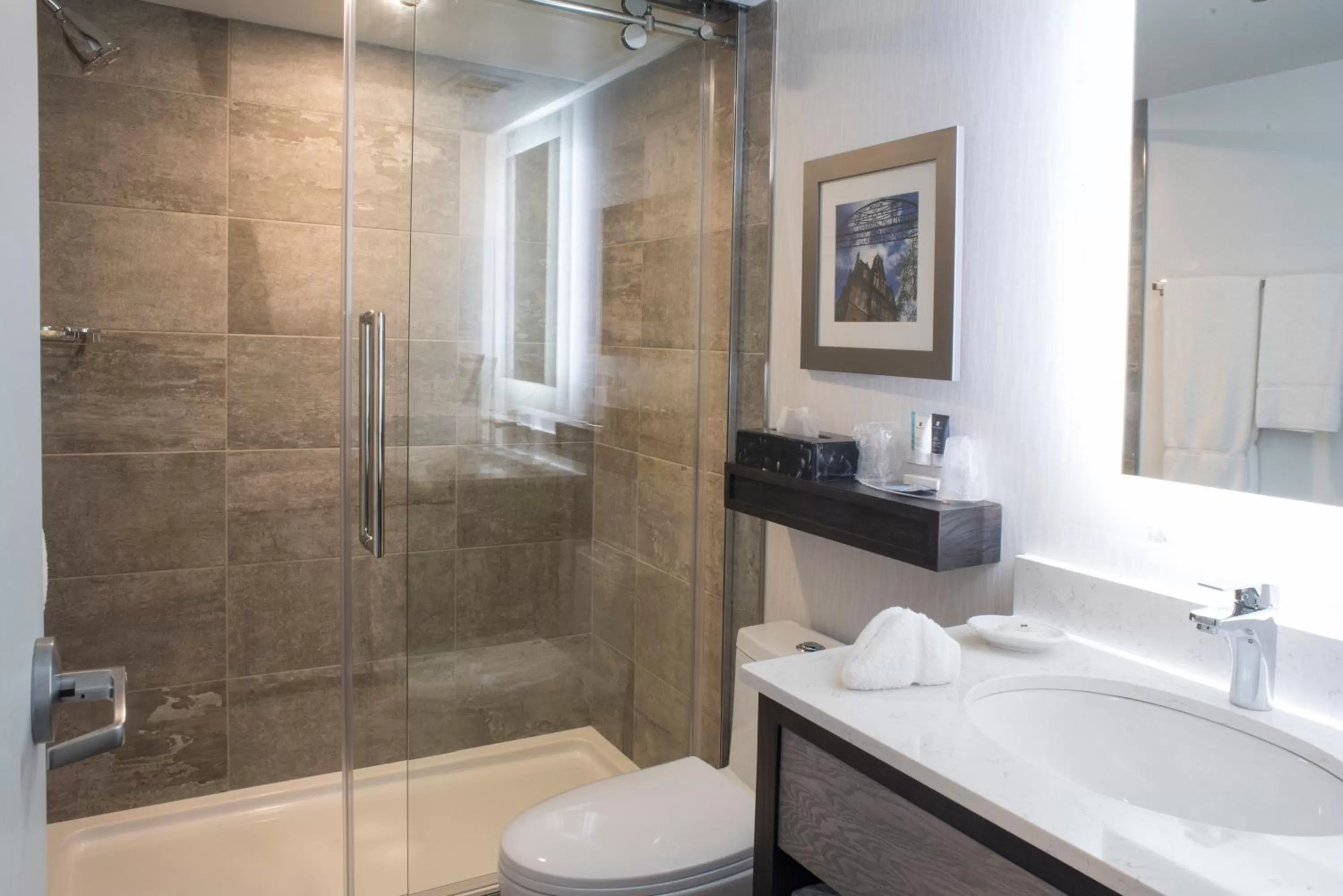 Standard Queen Room in Crowne Plaza Fredericton Lord Beaverbrook by IHG