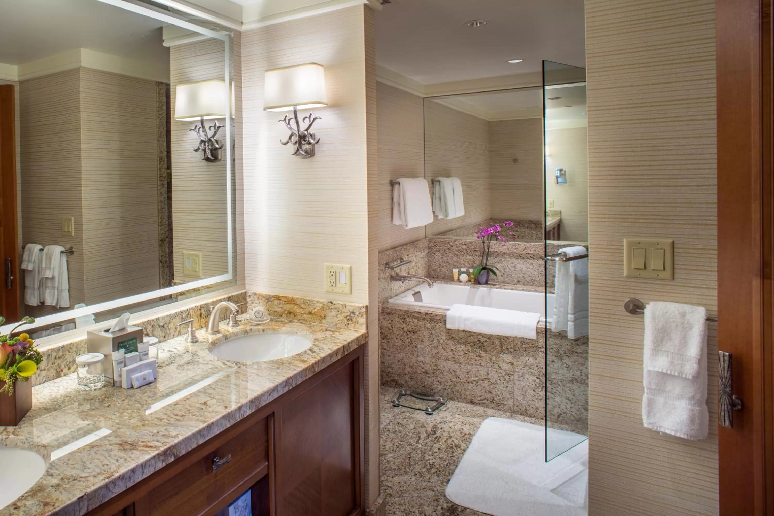 Lodge Rink View Two Queen Suite in Sun Valley Resort