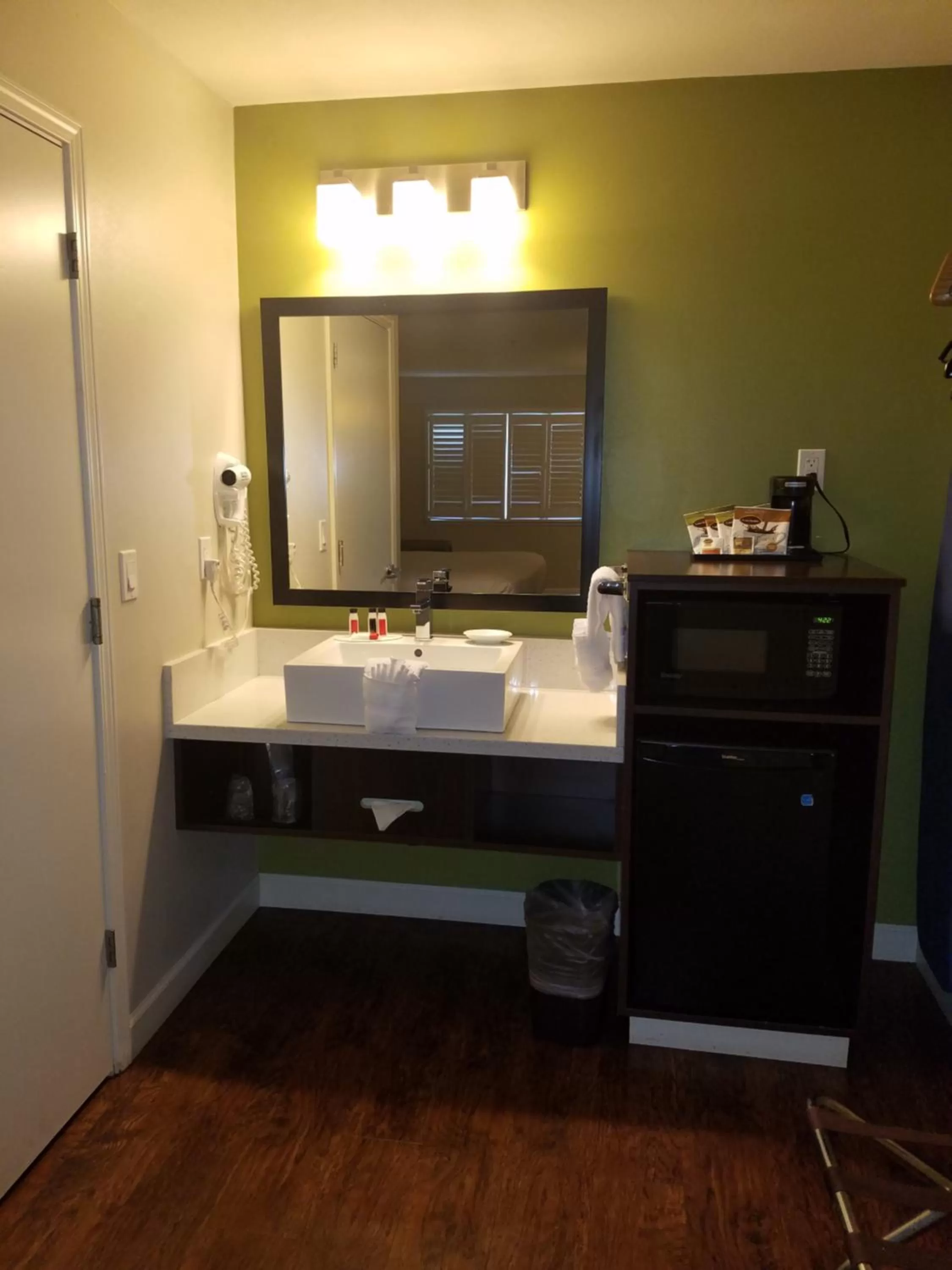 Studio Suite with Two Queen Beds - Non-Smoking in Baymont by Wyndham Modesto Salida