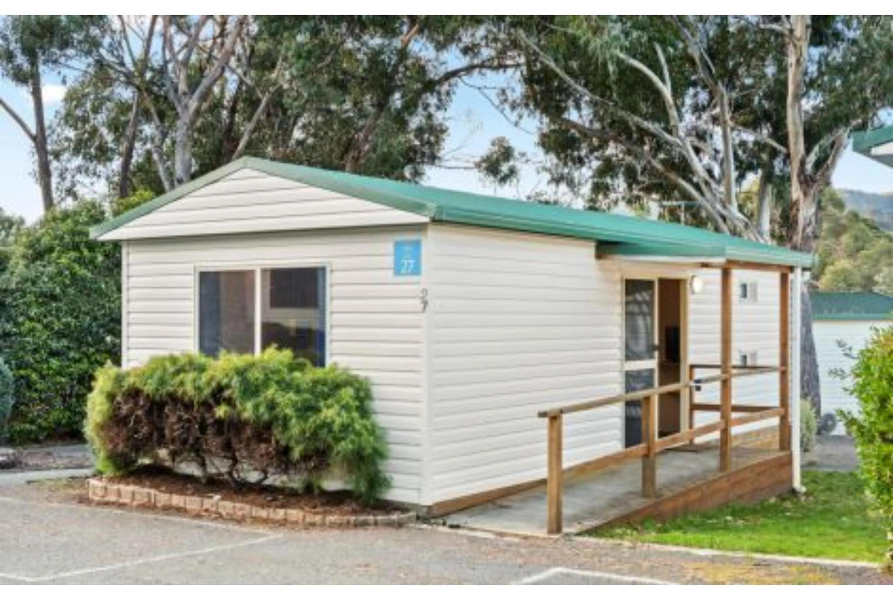 Standard 2 Bedroom Cabin in Discovery Parks - Hobart