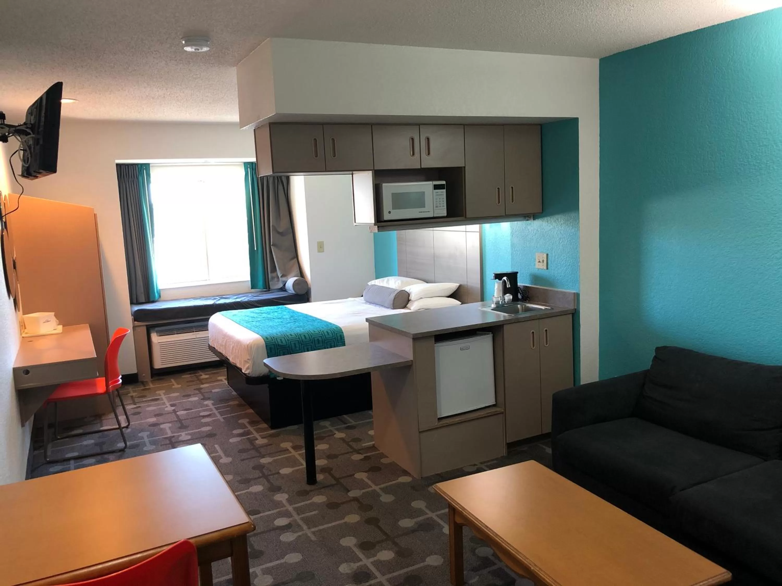 Queen Studio Suite - Non-Smoking in Red Lion Inn & Suites Elk Grove Village