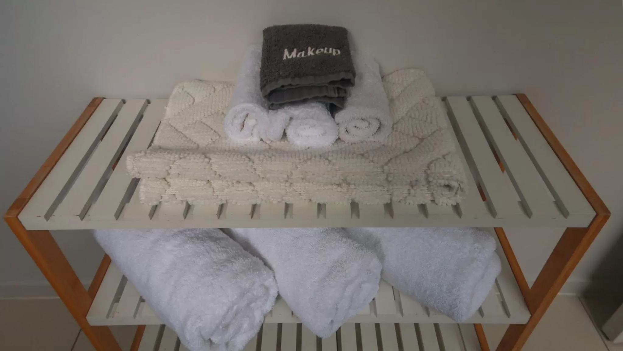 One-Bedroom Apartment in Fiesta Court Motel