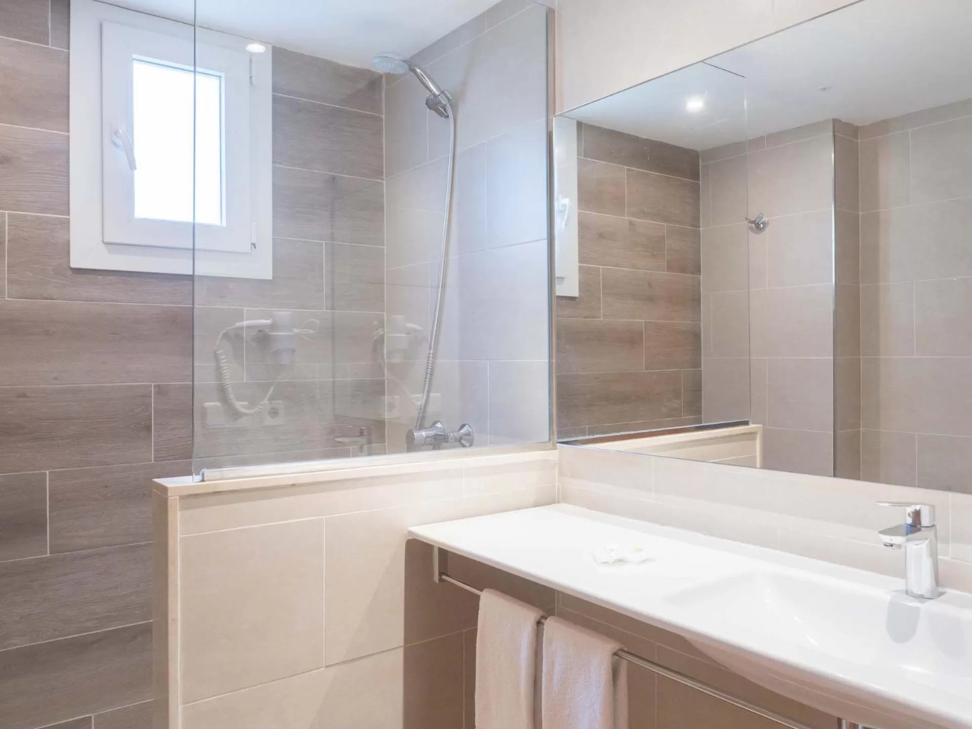 Studio with Balcony and Sea View in Purobeach Resort Santa Ponsa - New Opening