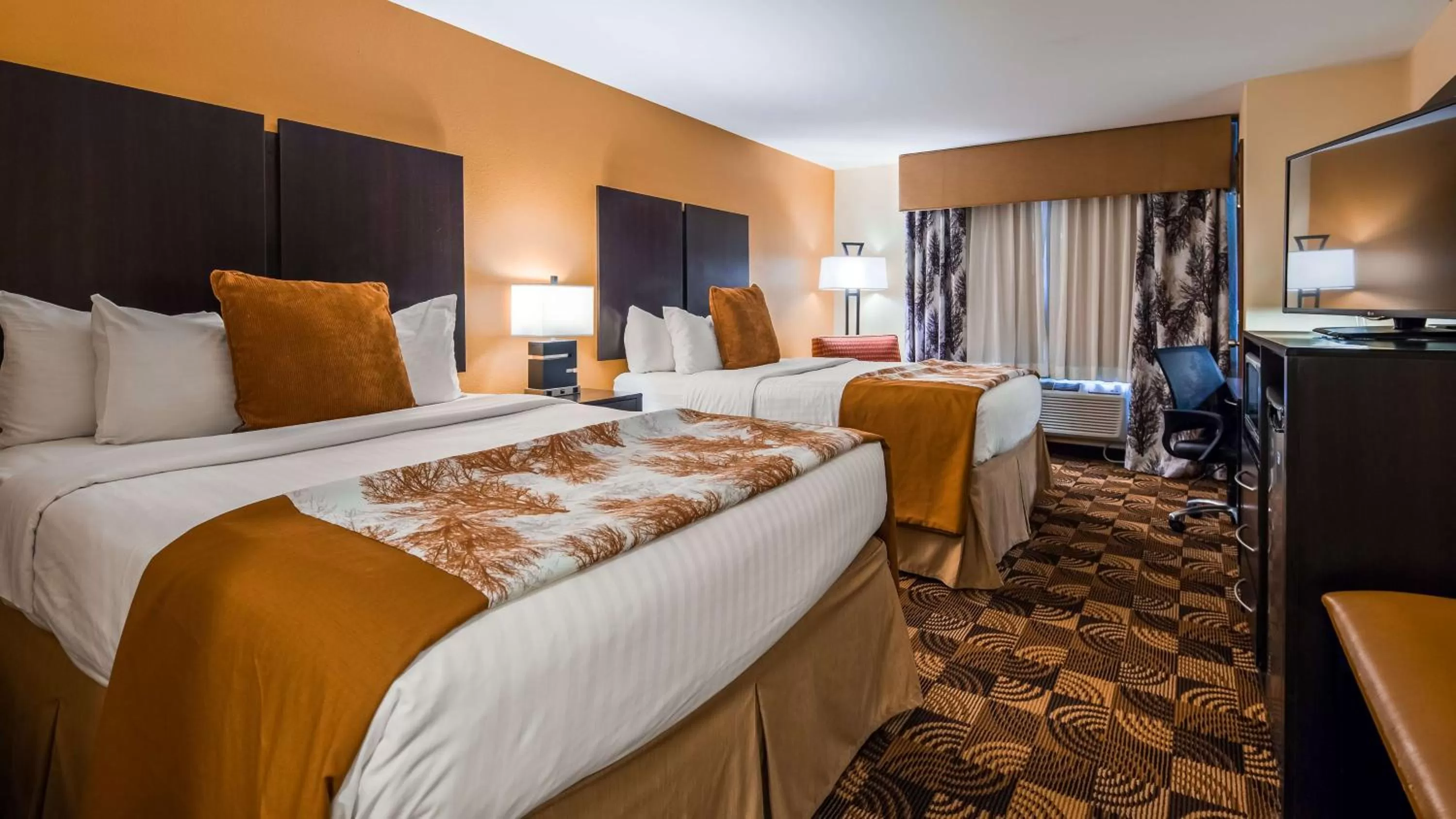 Queen Room with Two Queen Beds - Non-Smoking in Best Western Plus Whitewater Inn