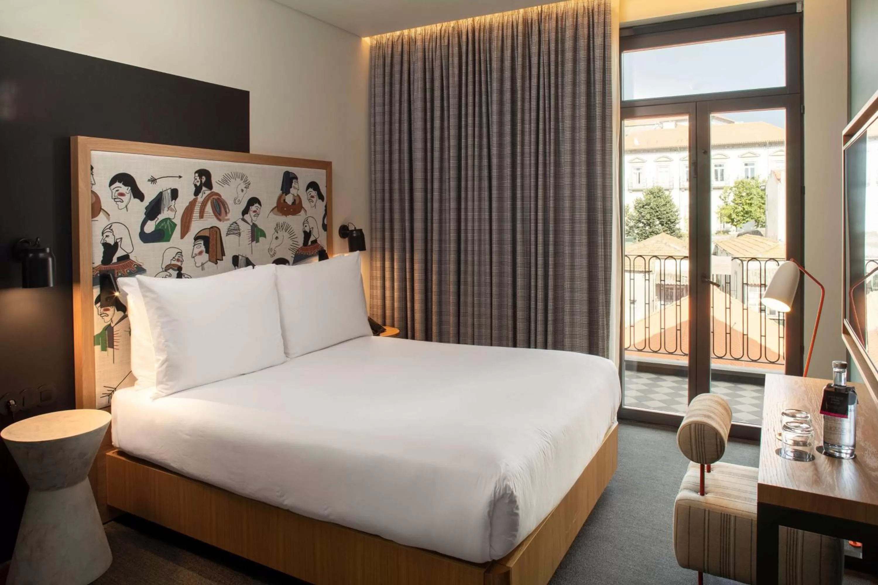 Superior Queen Room with City View in Se Catedral Hotel Porto, Tapestry Collection By Hilton