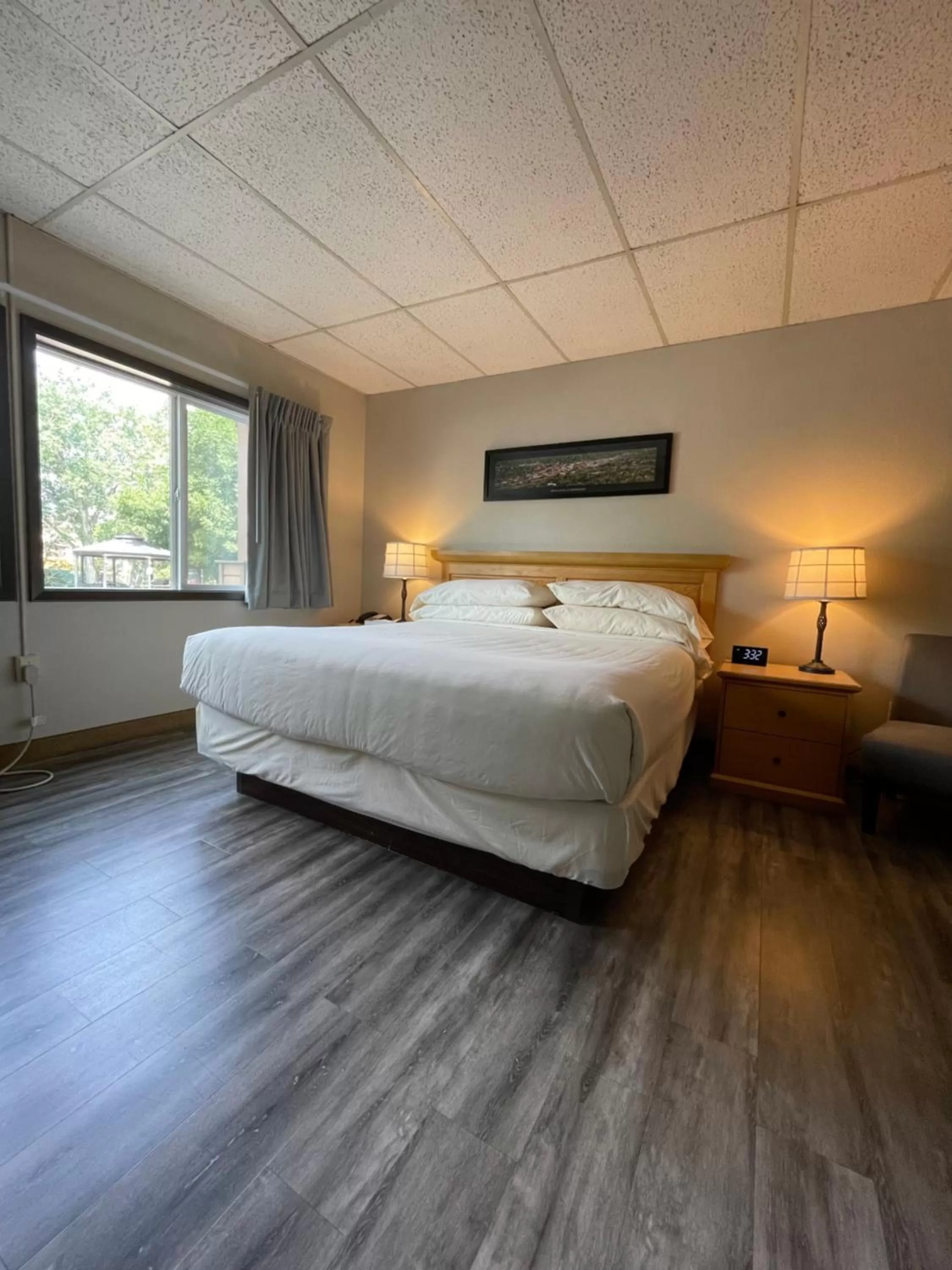 King Room in Boulder Twin Lakes Inn