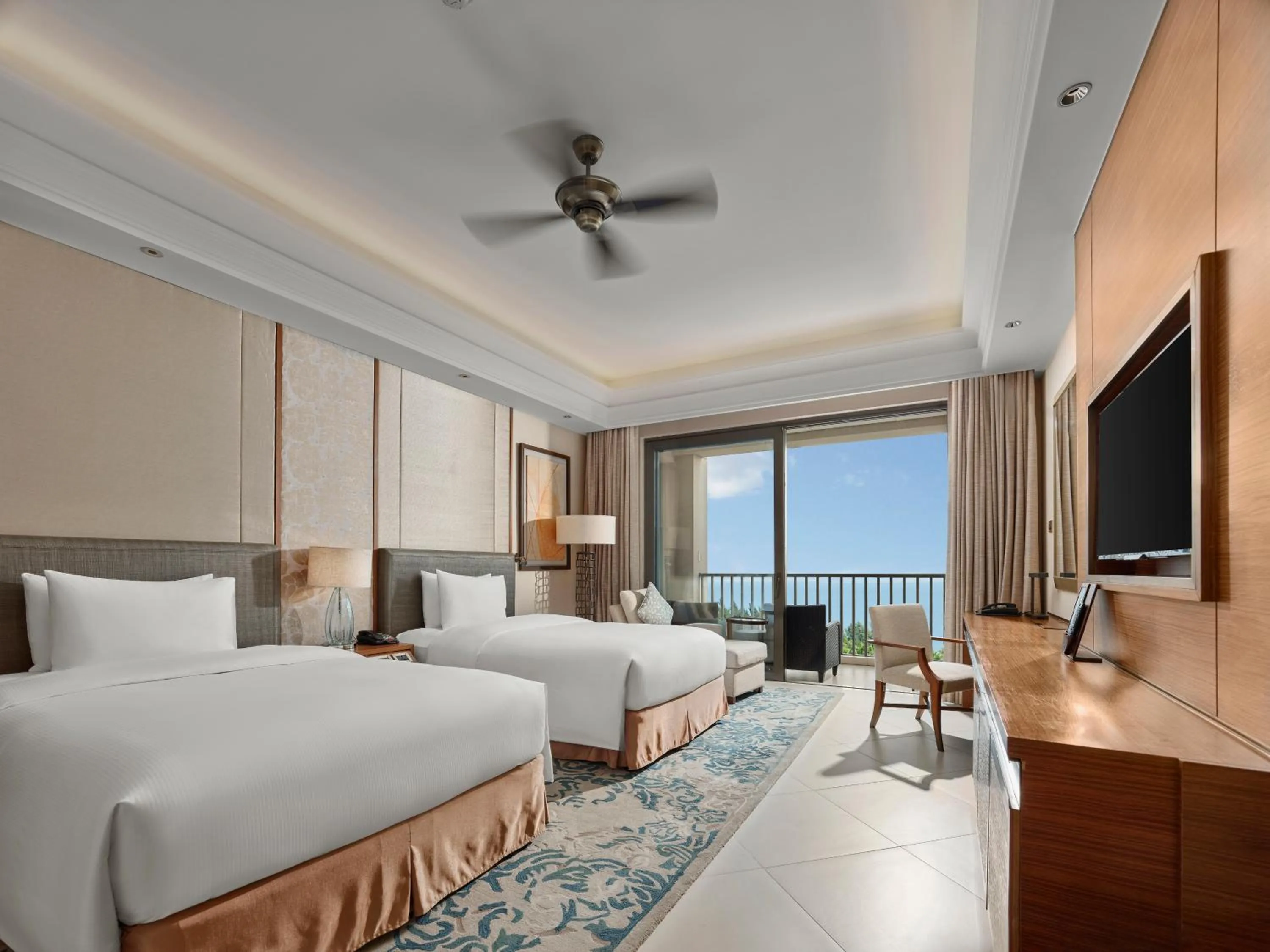 Deluxe Twin Room with Sea View in Hilton Haikou Meilan - Beachfront Hotel