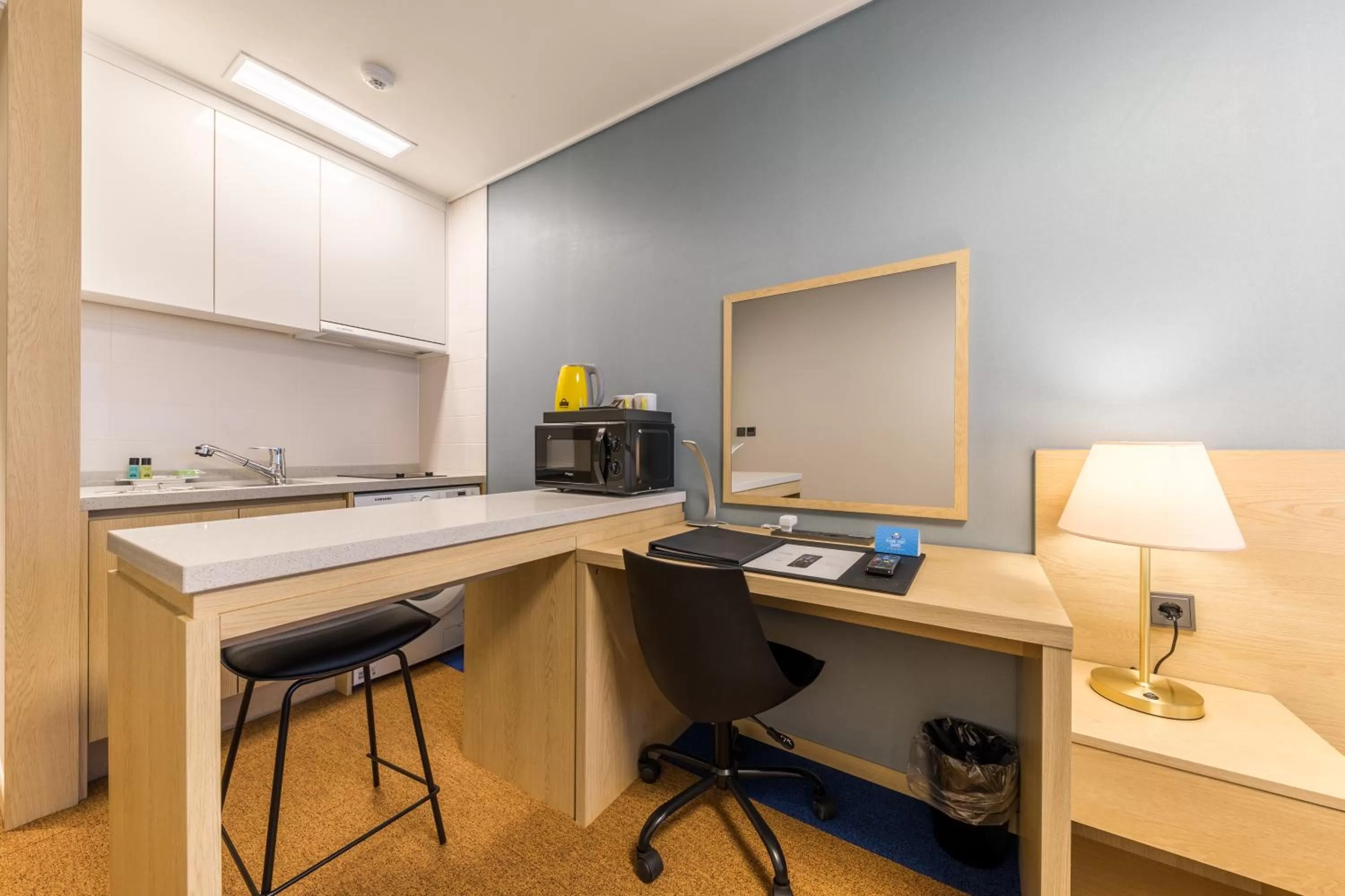 Deluxe Twin Room - Non Smoking in Days Hotel & Suites by Wyndham Incheon Airport