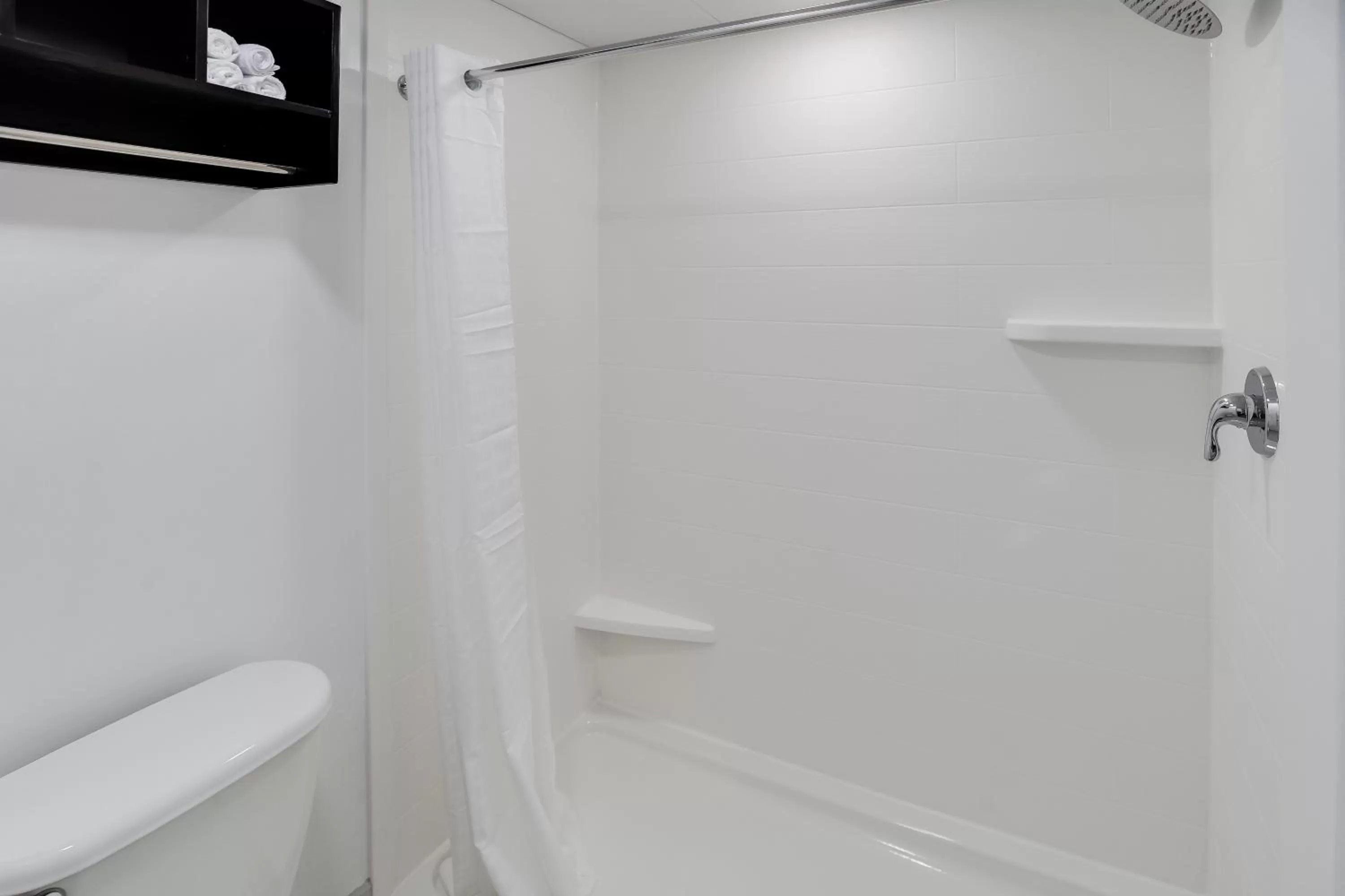 King Room, nonsmoking, with partial ocean view, side view in Blu Atlantic Hotel & Suites