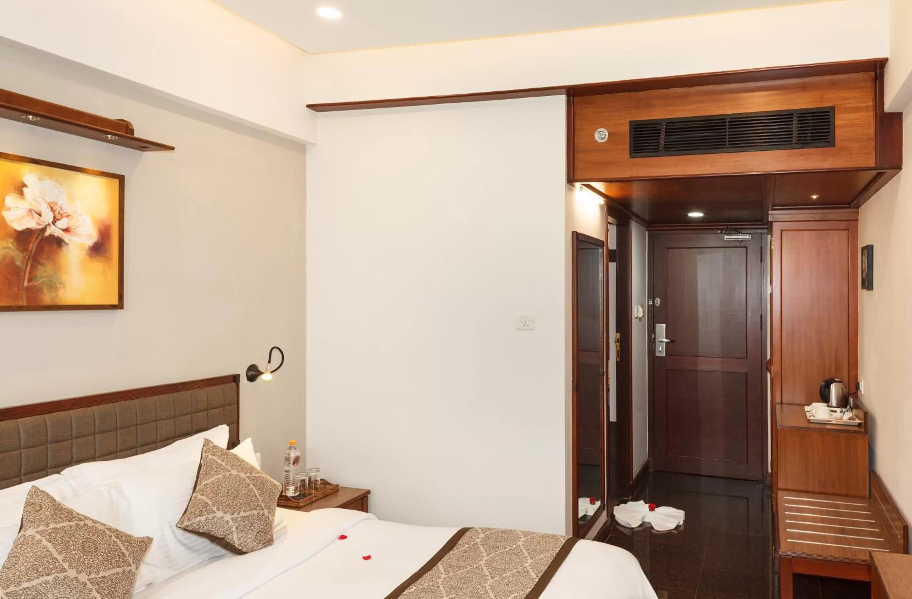 Keys Deluxe - single occupancy in Keys Select by Lemon Tree Hotels, Malabar Gate, Kozhikode