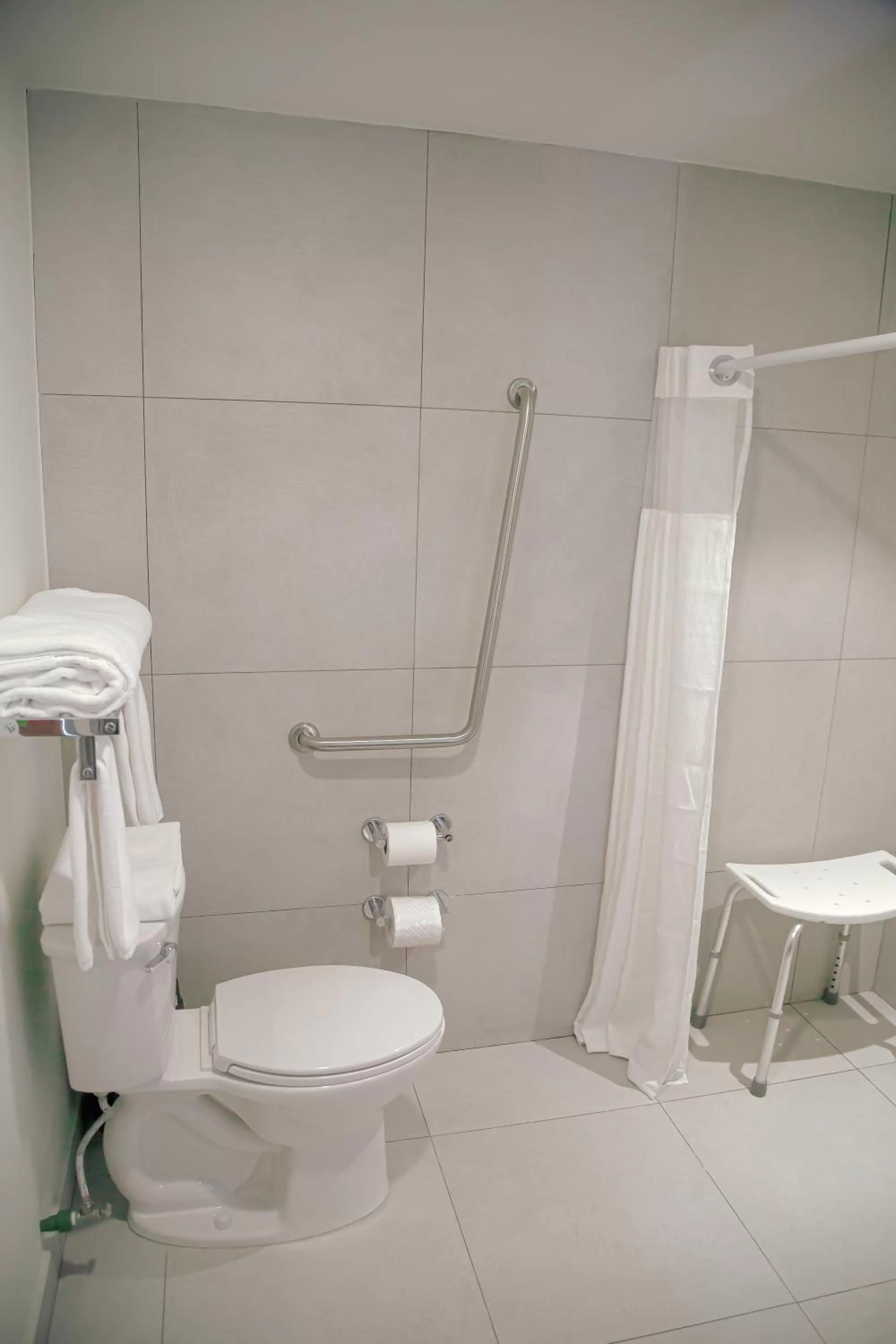 King Room - Mobility Access/Roll in Shower - Non-Smoking in Holiday Inn Tlaxcala, an IHG Hotel