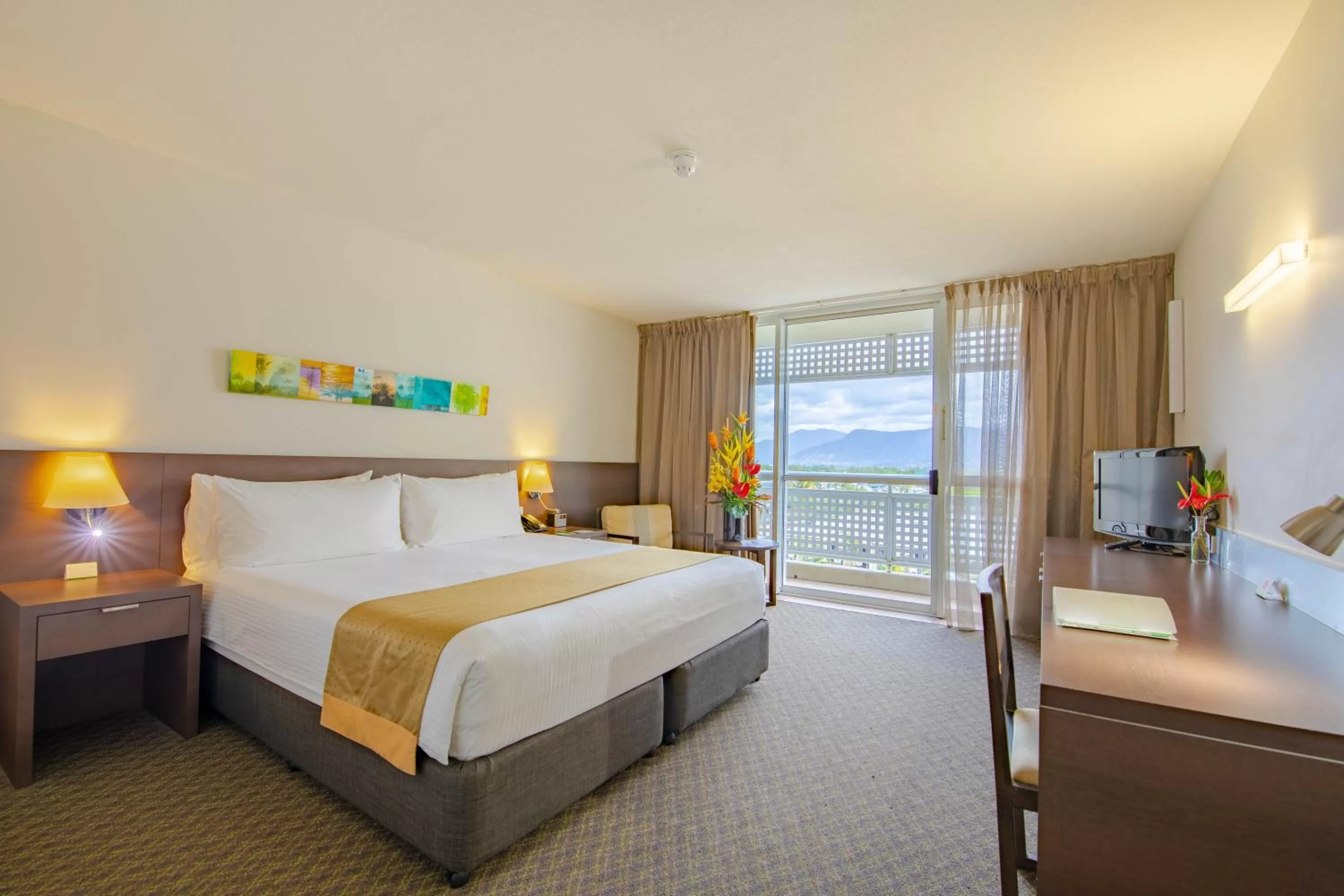 Standard King Room in Holiday Inn Cairns Harbourside, an IHG Hotel