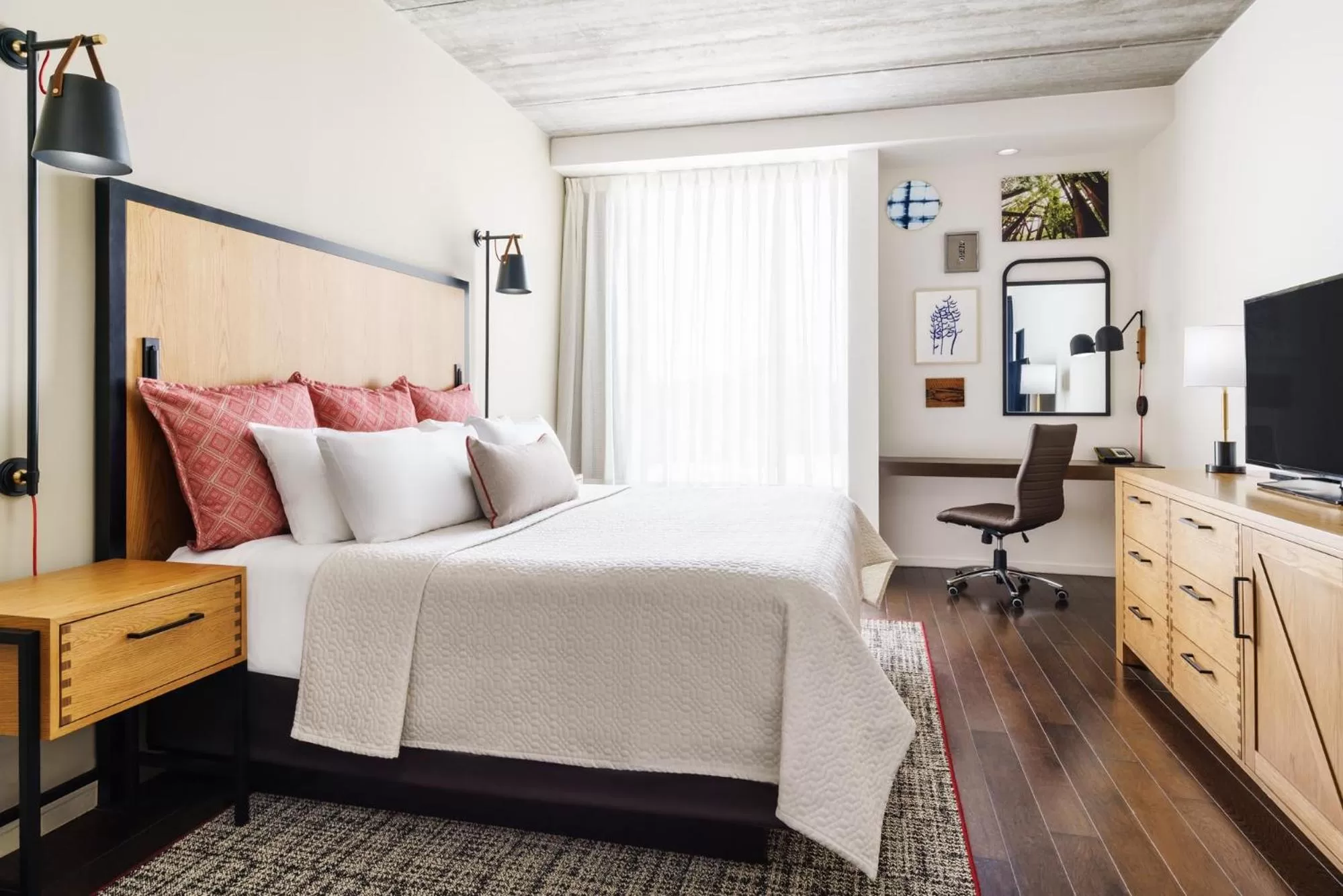 Premium King Room in Hotel Indigo Athens - University Area by IHG