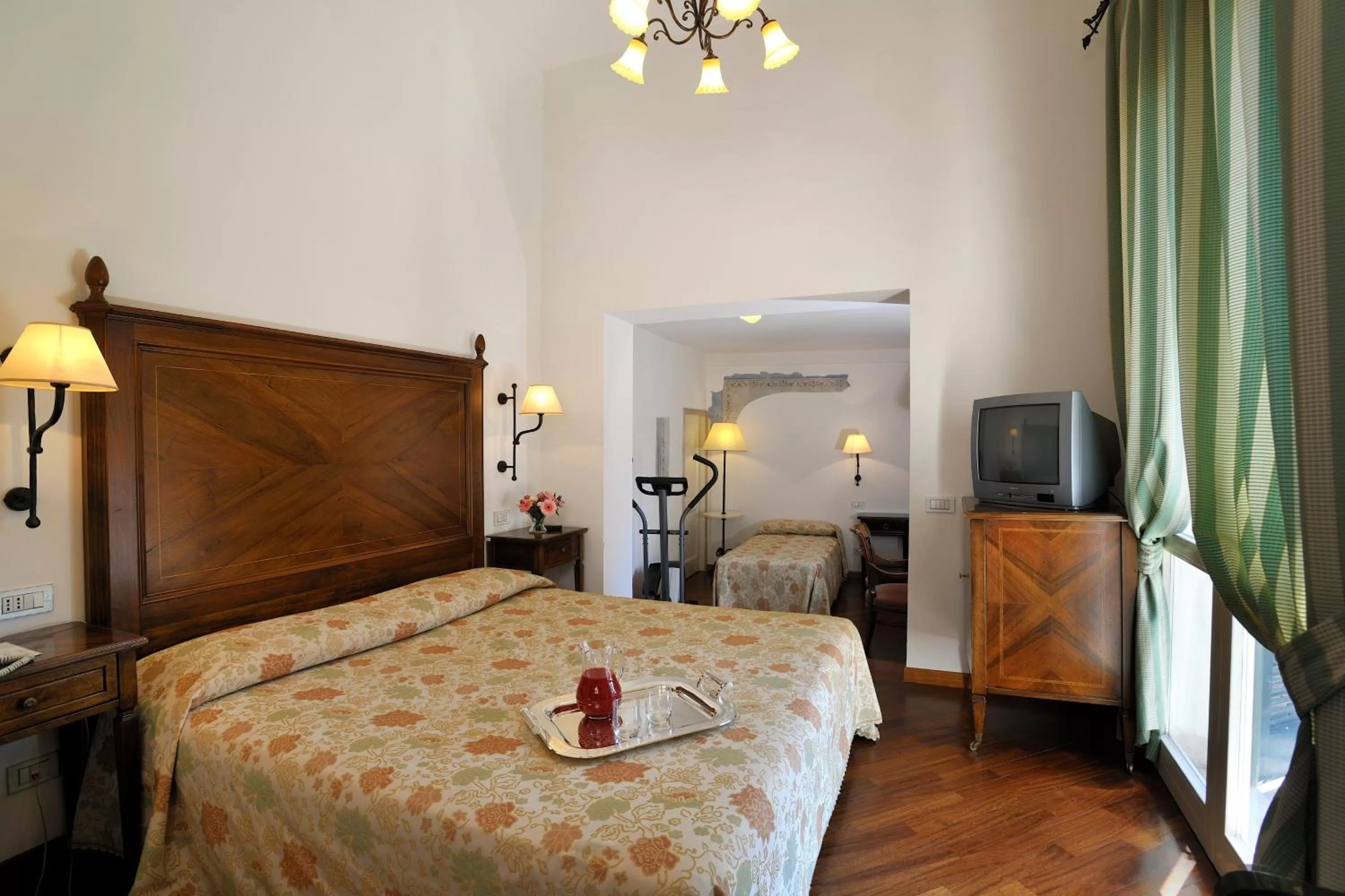 Standard Triple Room in Hotel Fortuna