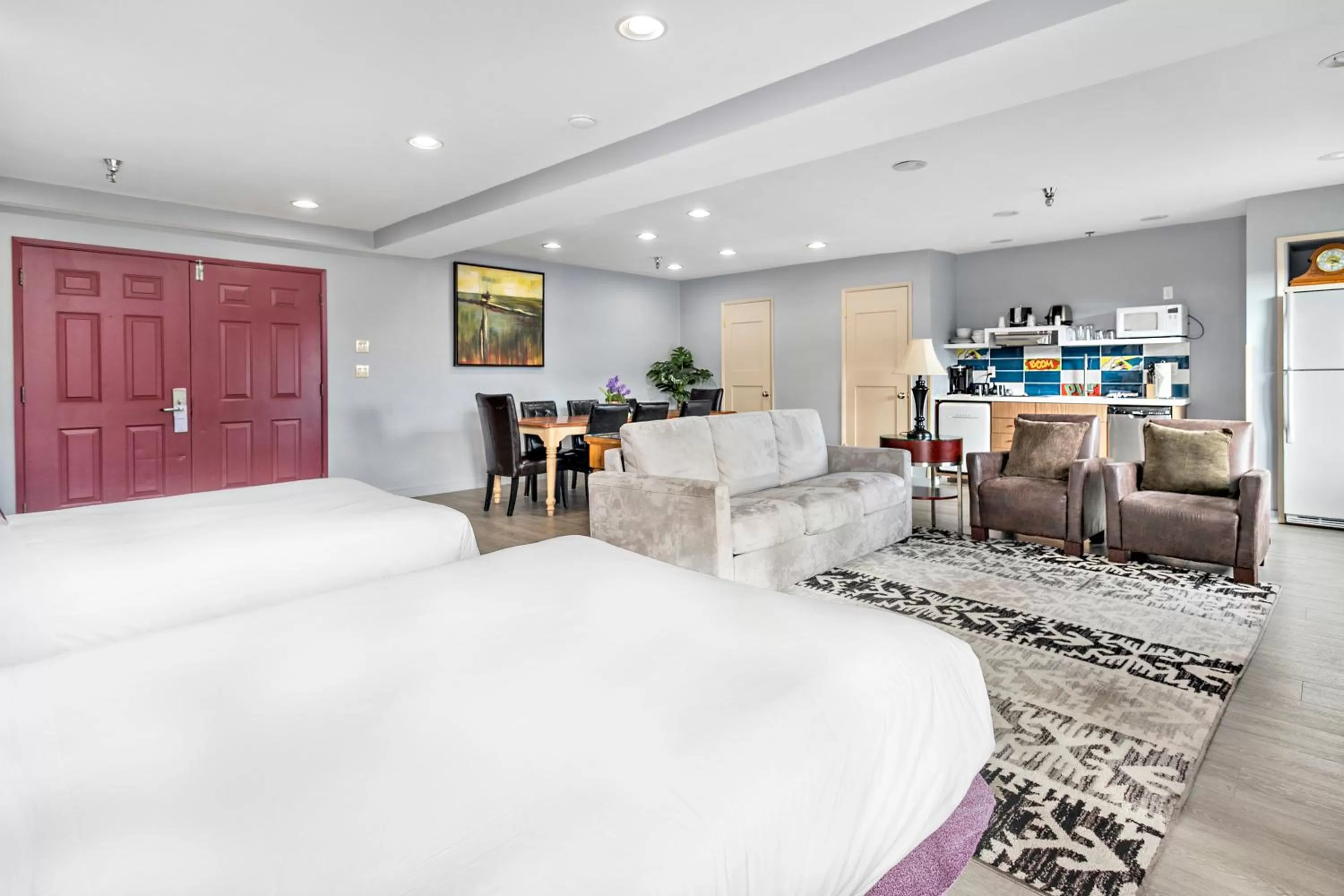 Two Queen Bed Studio Suite in Inn at Seaside