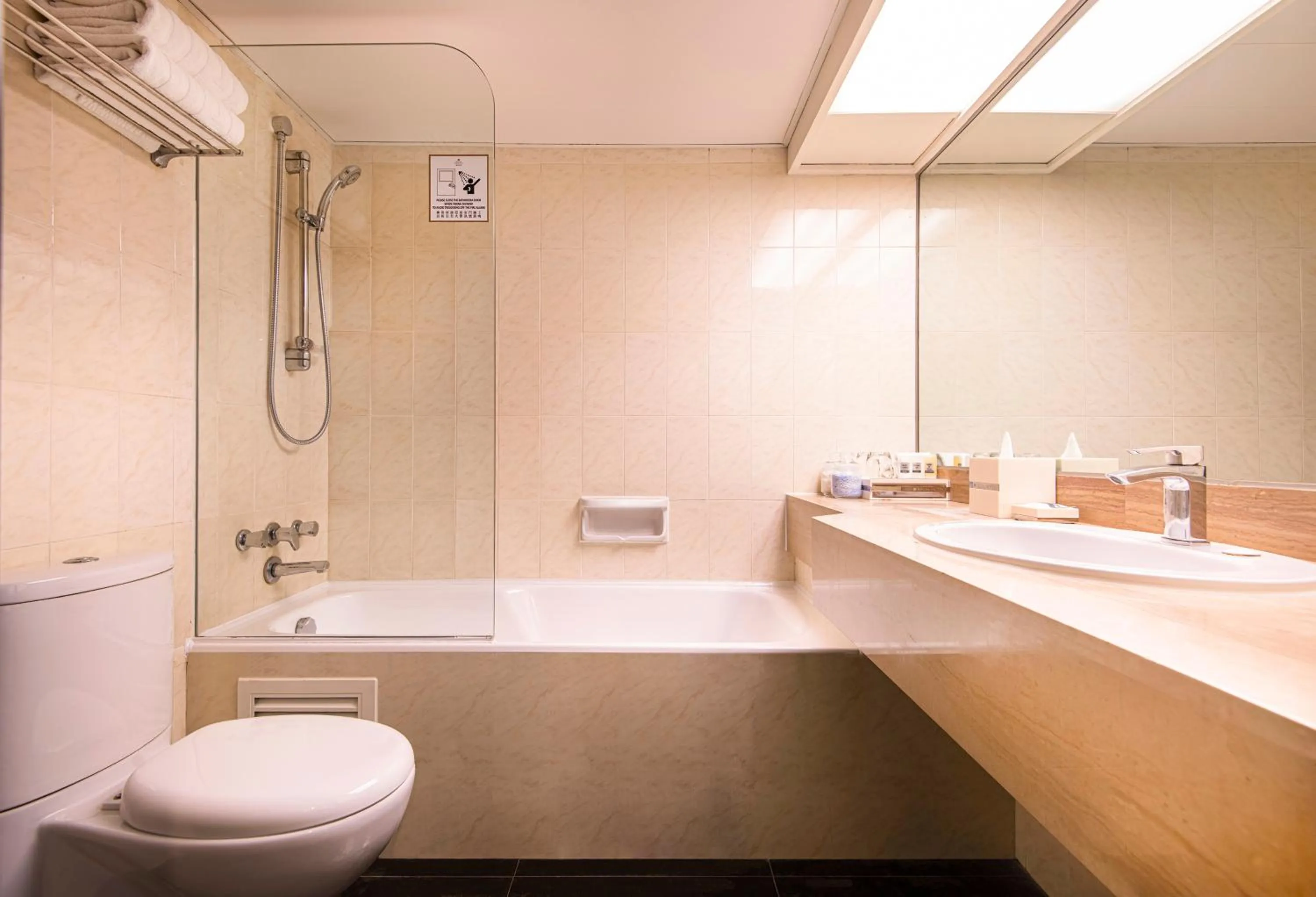 Superior Twin & Sofa Bed Room in Regal Riverside Hotel