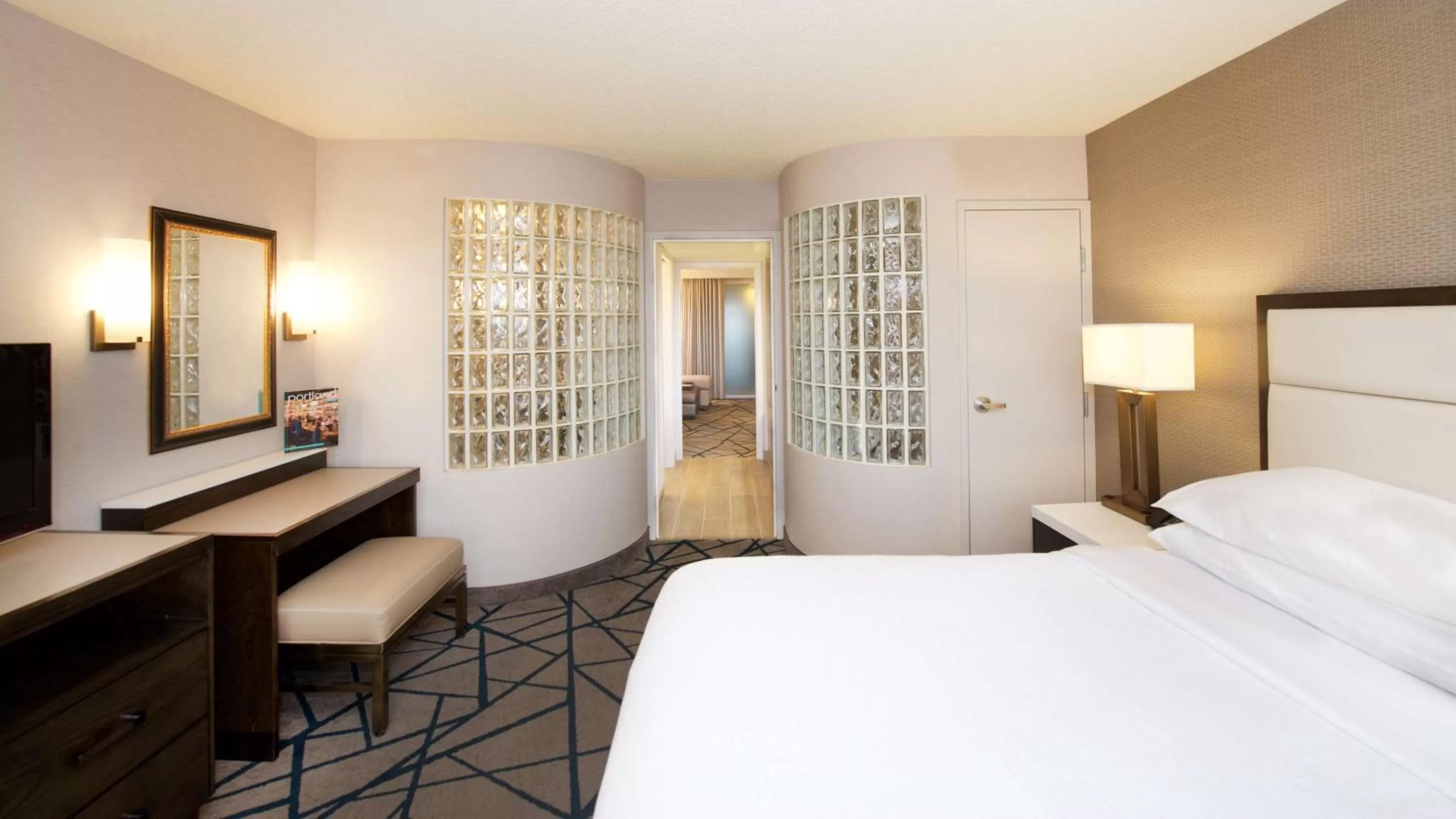 King Suite with Whirlpool in Embassy Suites by Hilton Portland Tigard