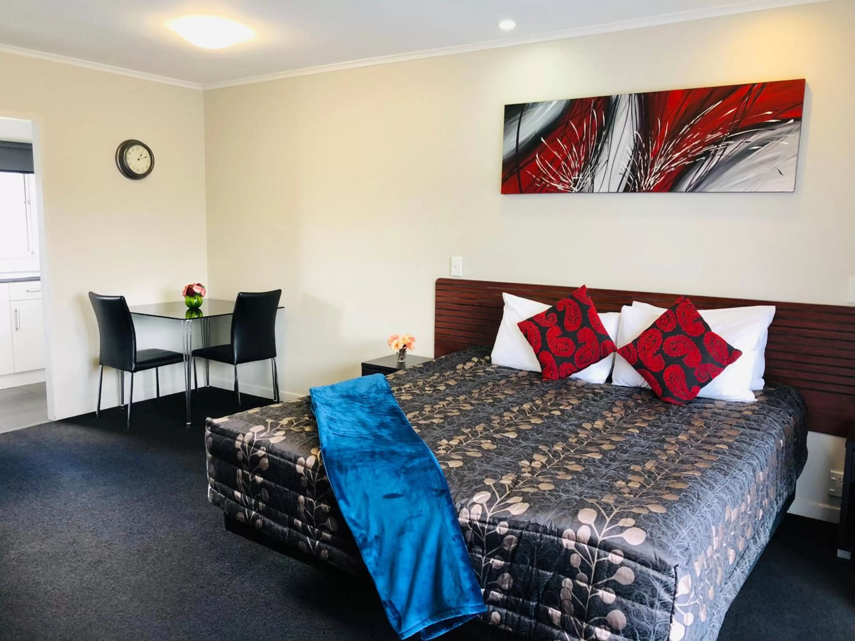 Deluxe Studio with Full Kitchen in Red Rock Thermal Motel - Mineral Pool