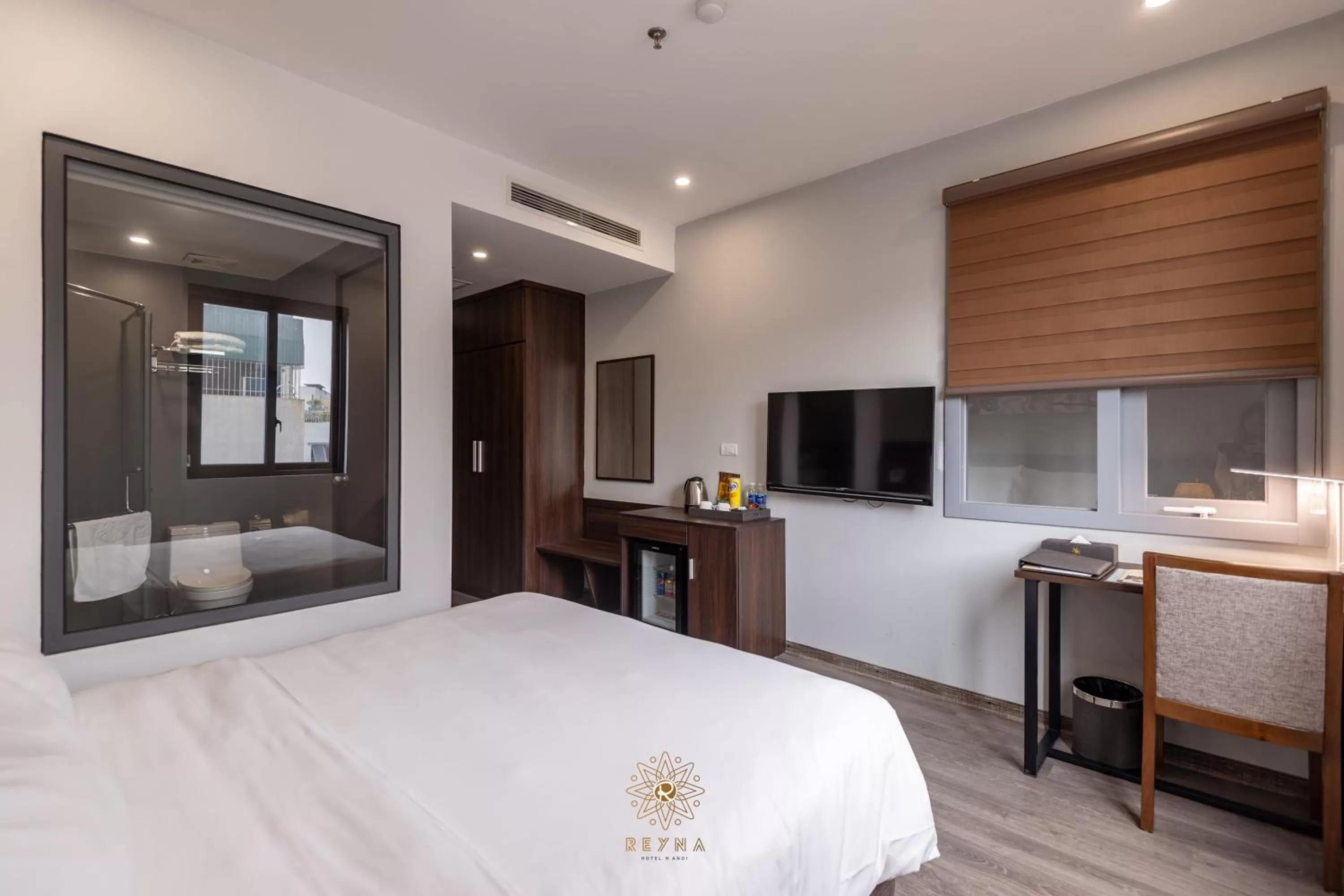 Superior Double Room in Reyna Hotel Hanoi & Spa