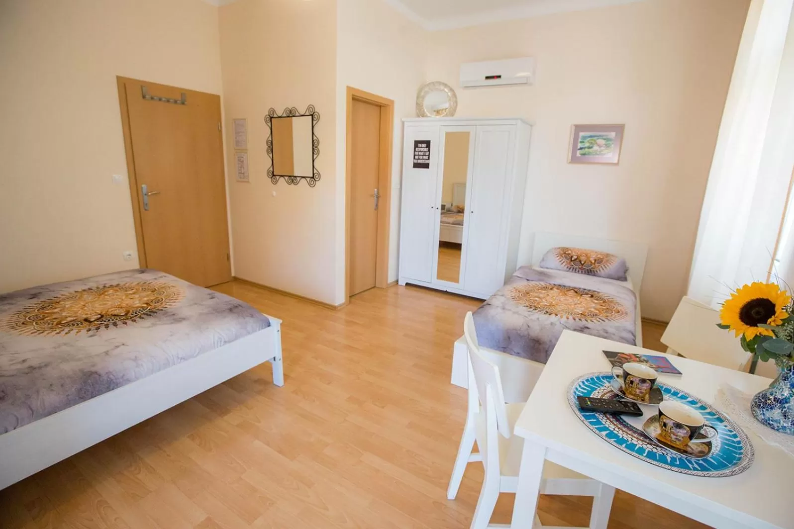 Quintuple Room with Free Parking in Hostel Sonce