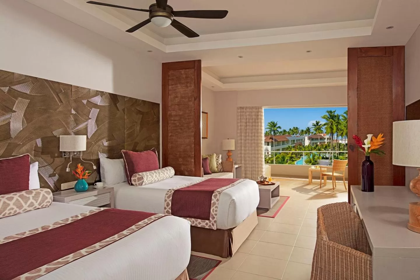 Preferred Club Deluxe Pool View King in Dreams Royal Beach Punta Cana - All Inclusive