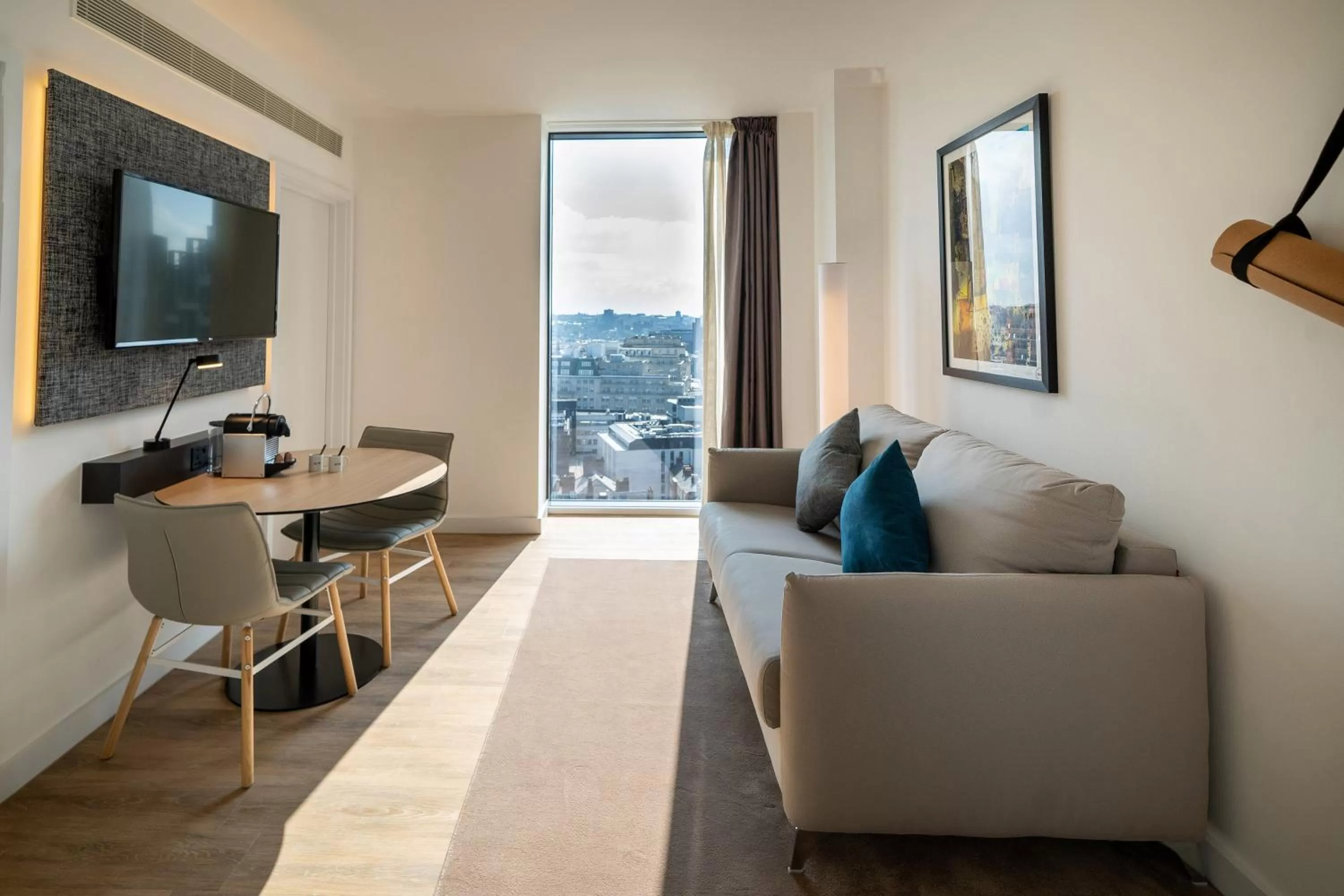 Interconnecting Townhouse Suite in INNSiDE by Meliá Liverpool