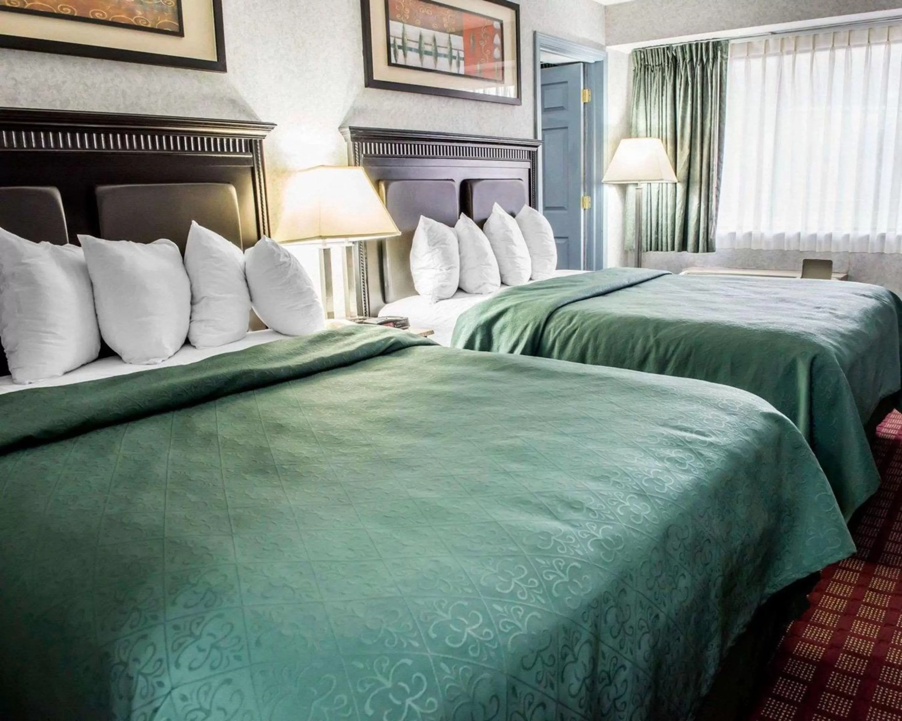 Business Suite with Sofa Bed in Quality Inn & Suites Gibsonia - Pittsburgh North