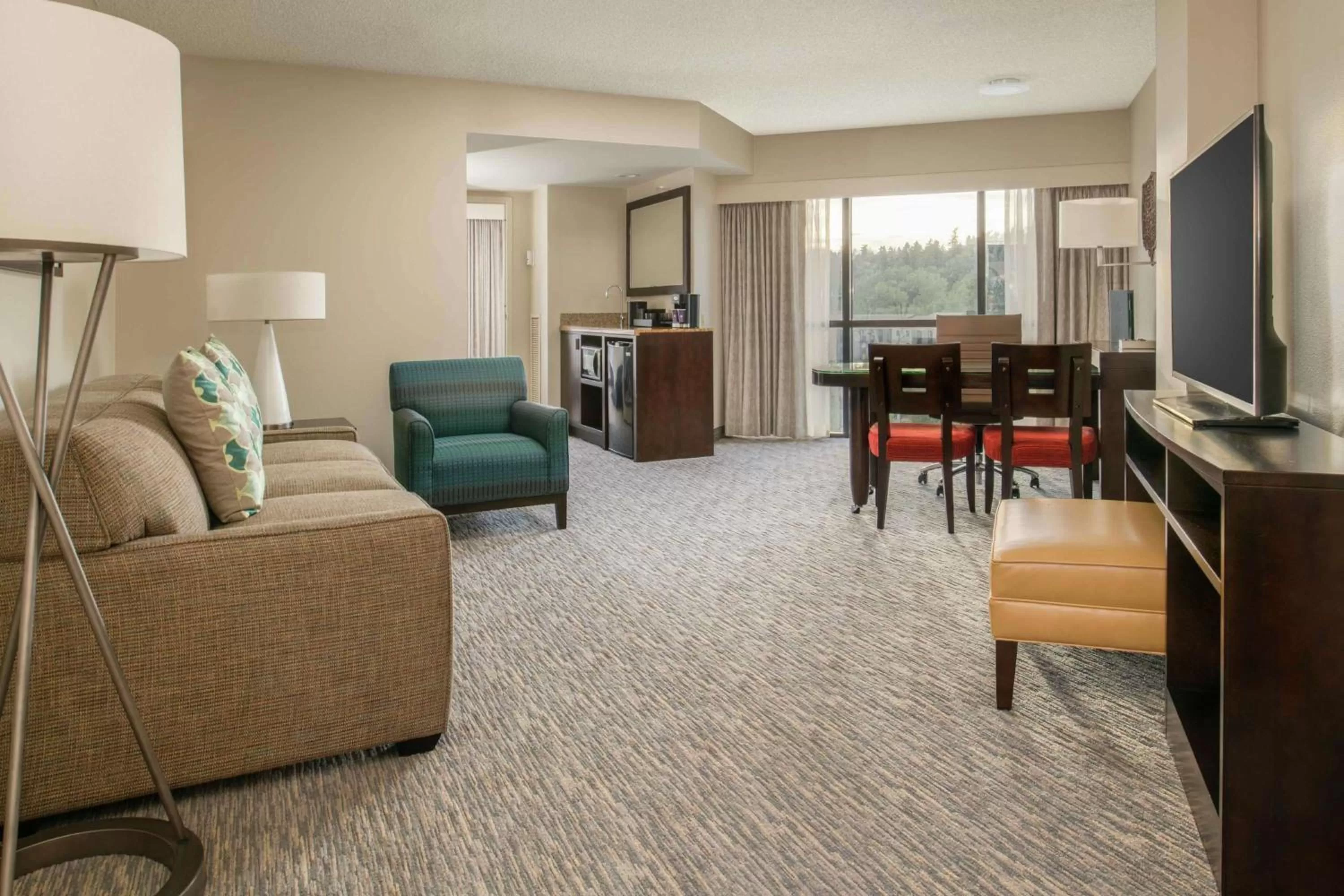 Executive Corner King Suite with Sofa Bed in Embassy Suites By Hilton Seattle - Tacoma International Airport