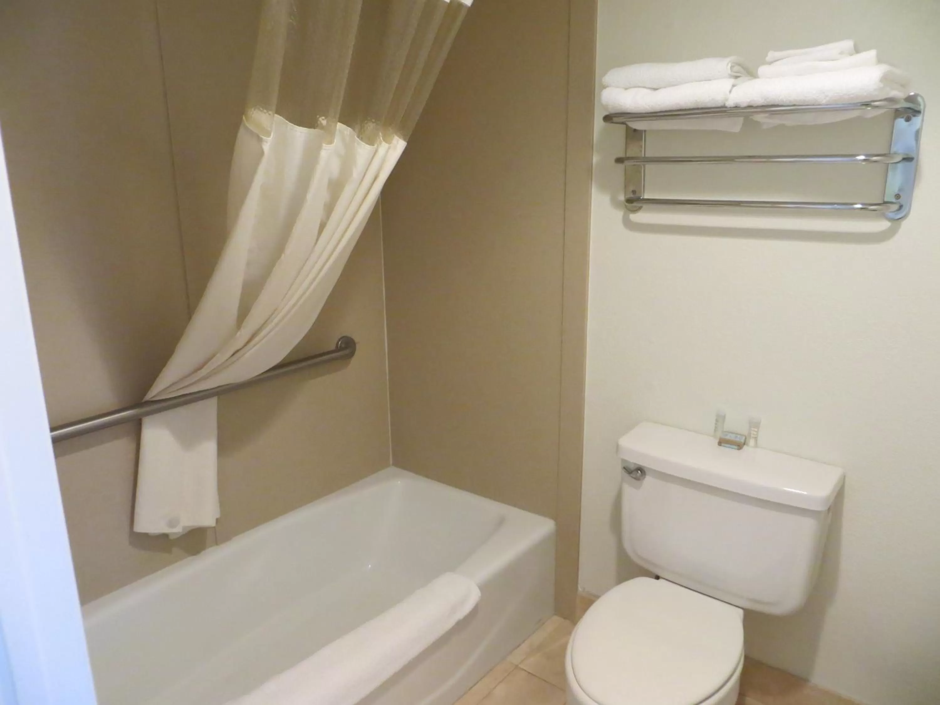 Queen Room with Two Queen Beds - Non-Smoking in Travelodge by Wyndham Banning Casino and Outlet Mall