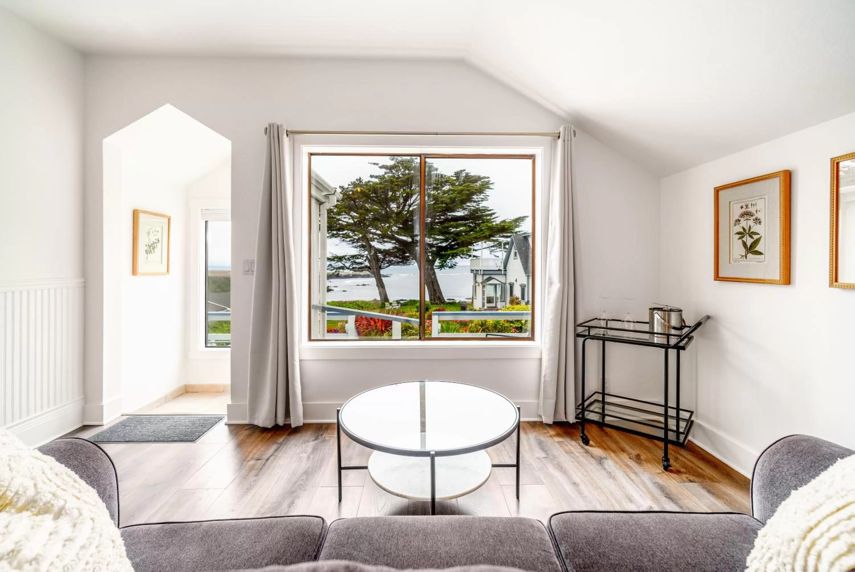 King Suite with Ocean View in Agate Cove Inn