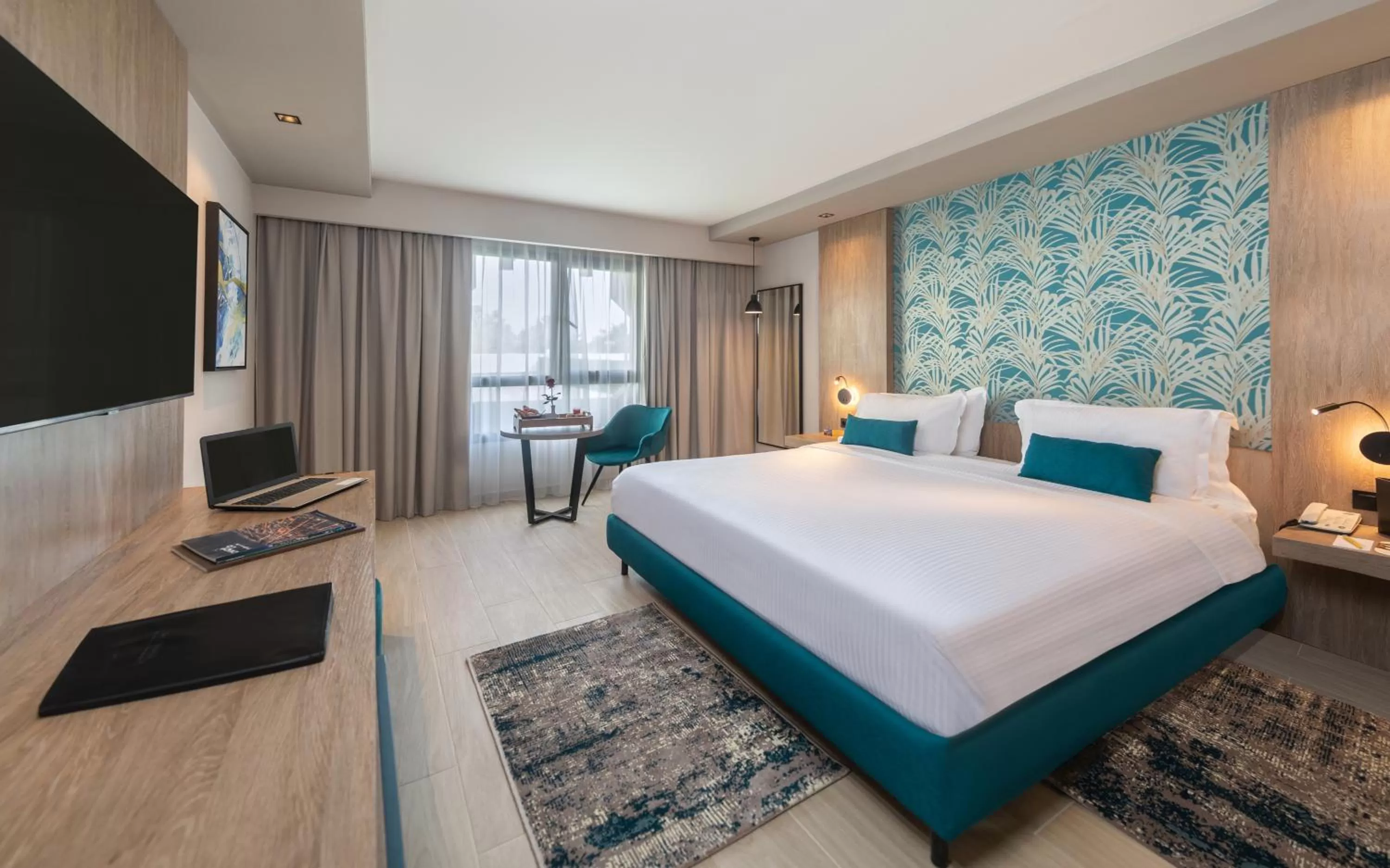 Executive Club Room 1 King Bed in Golden Tulip El Mechtel