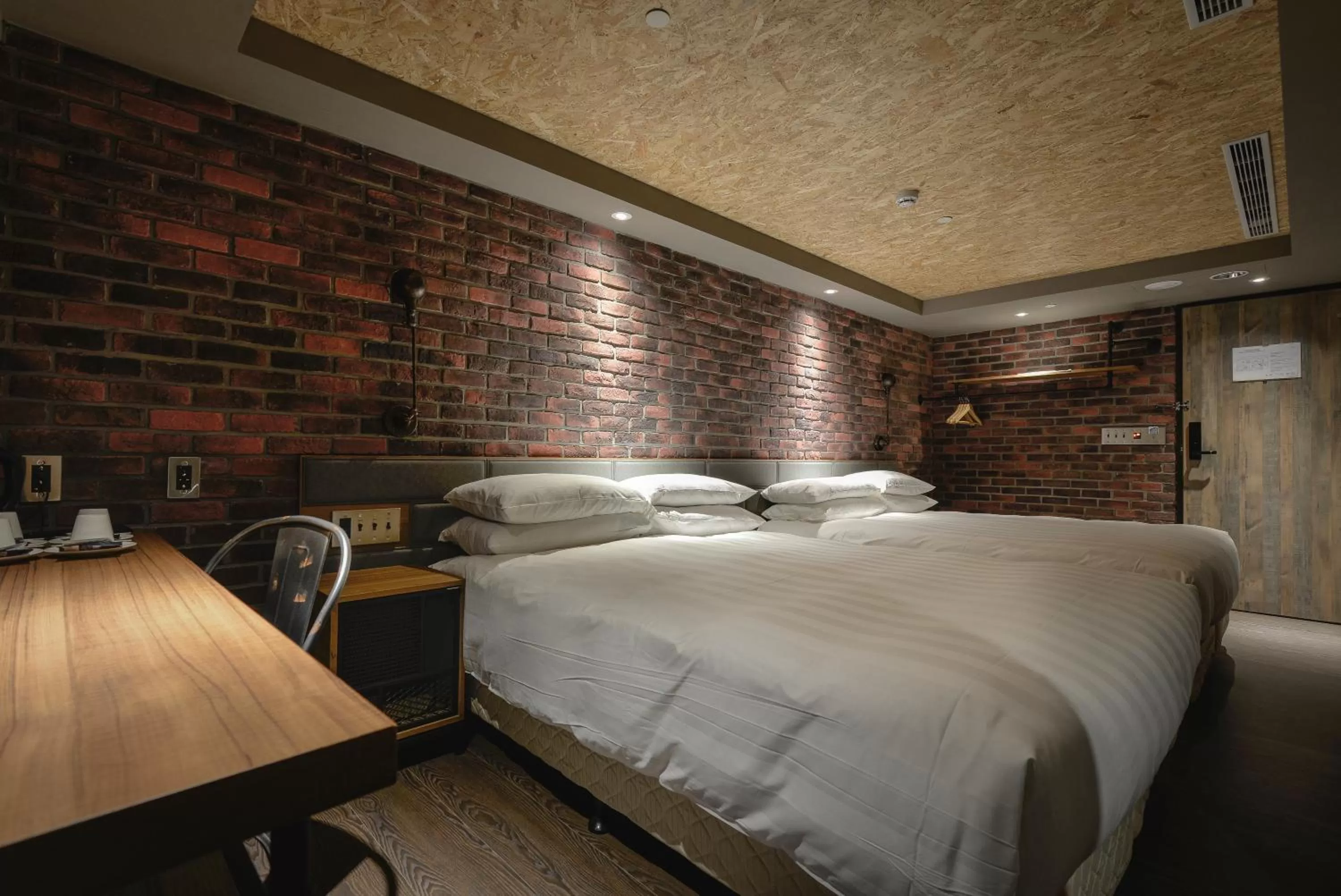 Standard Quadruple Room - No Window in City Suites - Kaohsiung Pier2