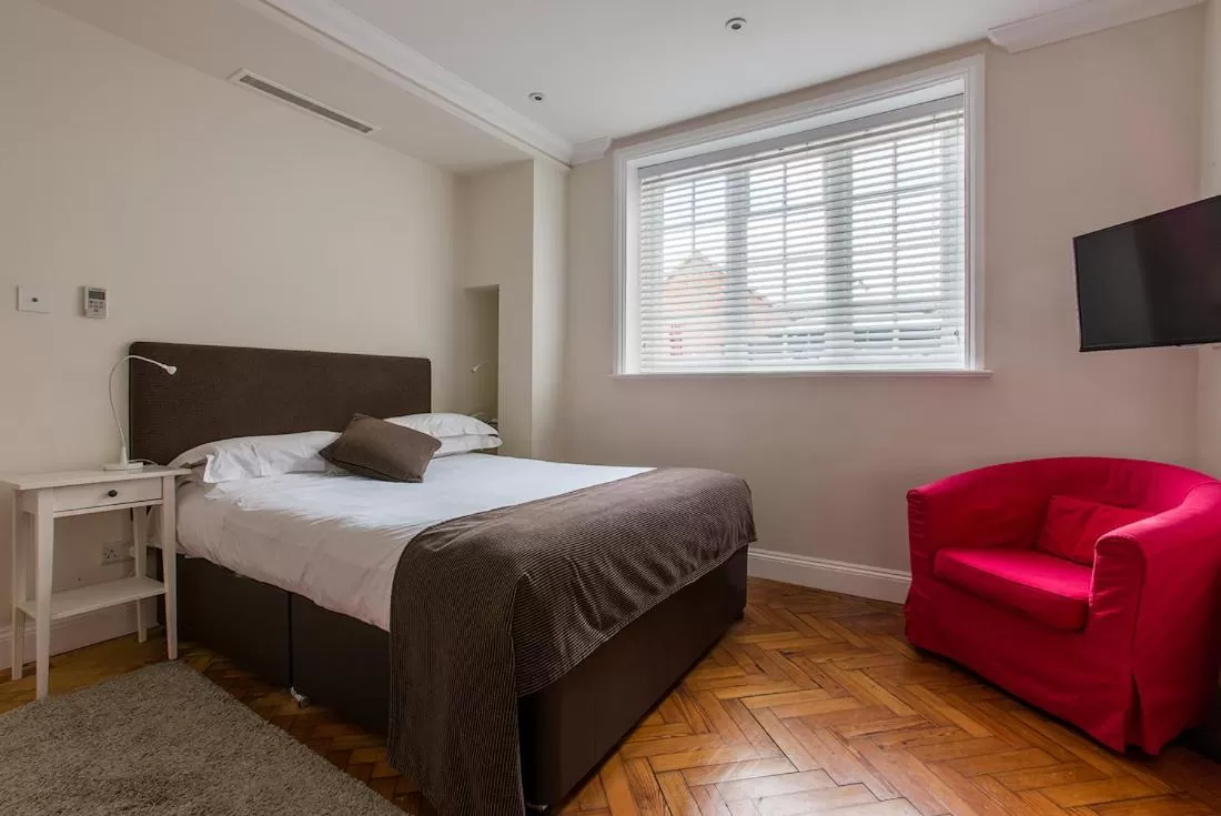 Comfy Plus - Superior Double Room in The Bell Inn Hotel