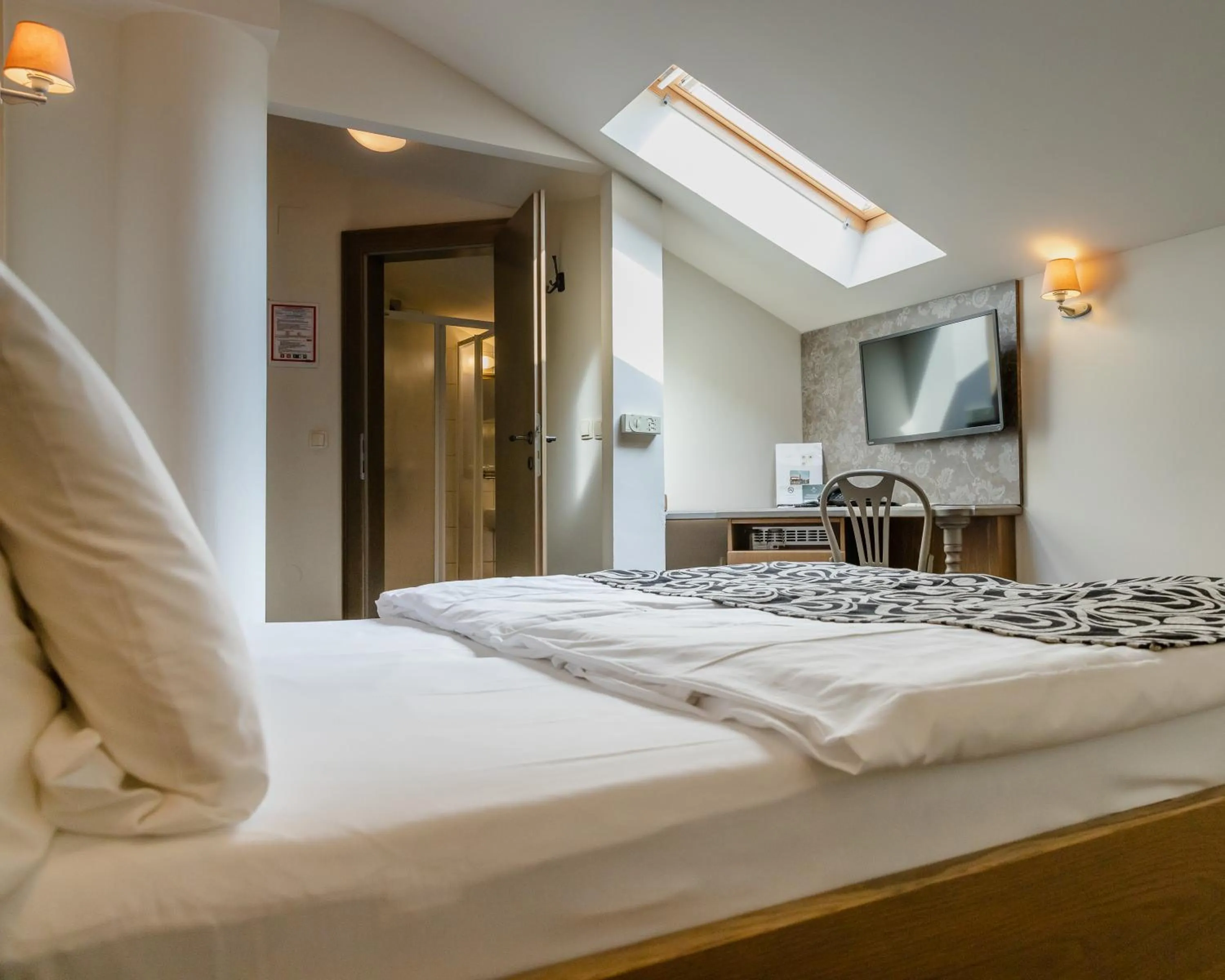 Double or Twin Room - Attic in Hotel Piran