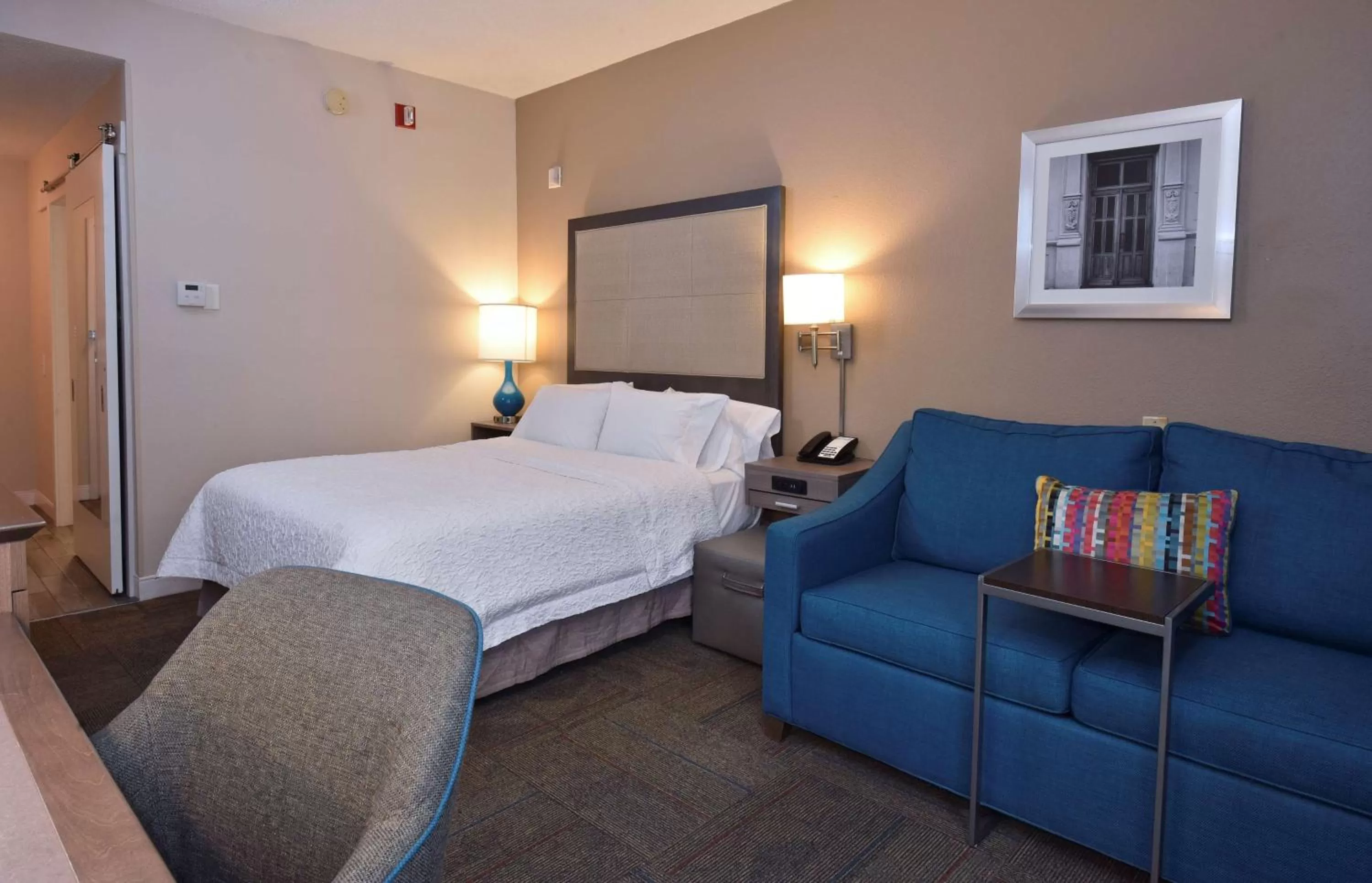 King Room with Sofa Bed - Non-Smoking in Hampton Inn Madison