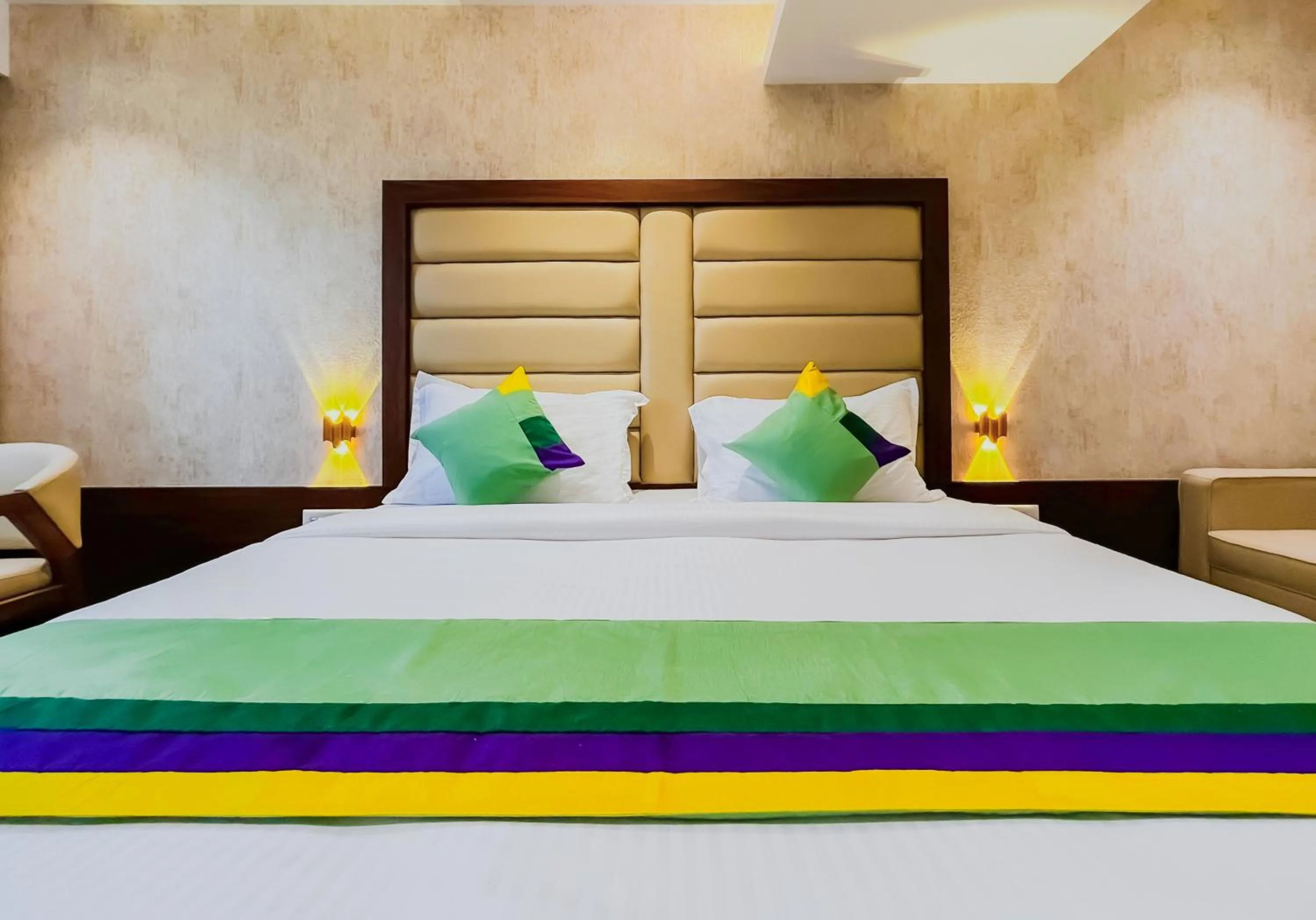 Deluxe Double Room in Treebo Serenity Inn, Koregaon Park