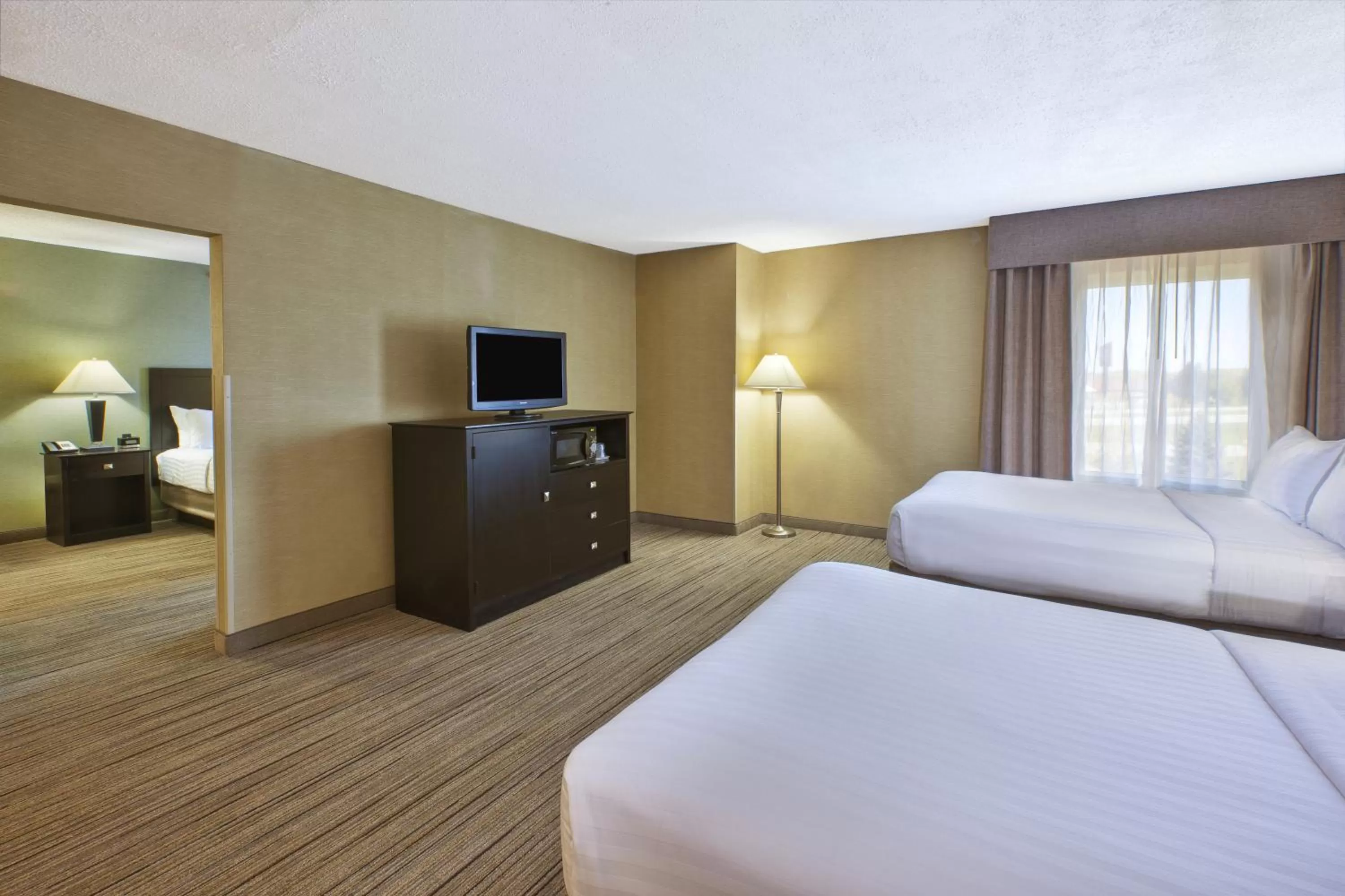 King Suite with Whirlpool - Non-Smoking in Country Inn & Suites by Radisson Benton Harbor-St Joseph MI